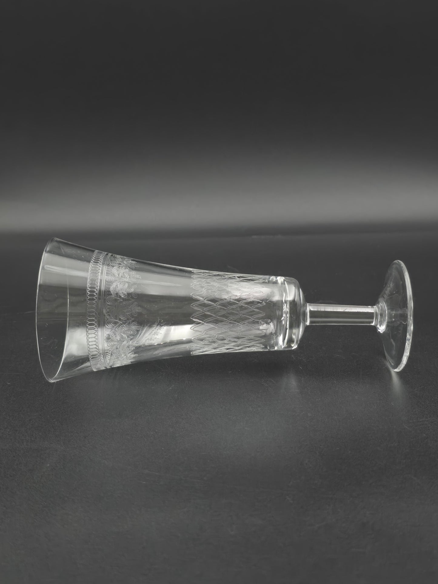 Lady Hamilton Pall Mall Edwardian Crystal Champagne Flutes – Set of 3 | Short Stem | 165ml | c.1910s – Antique Elegance