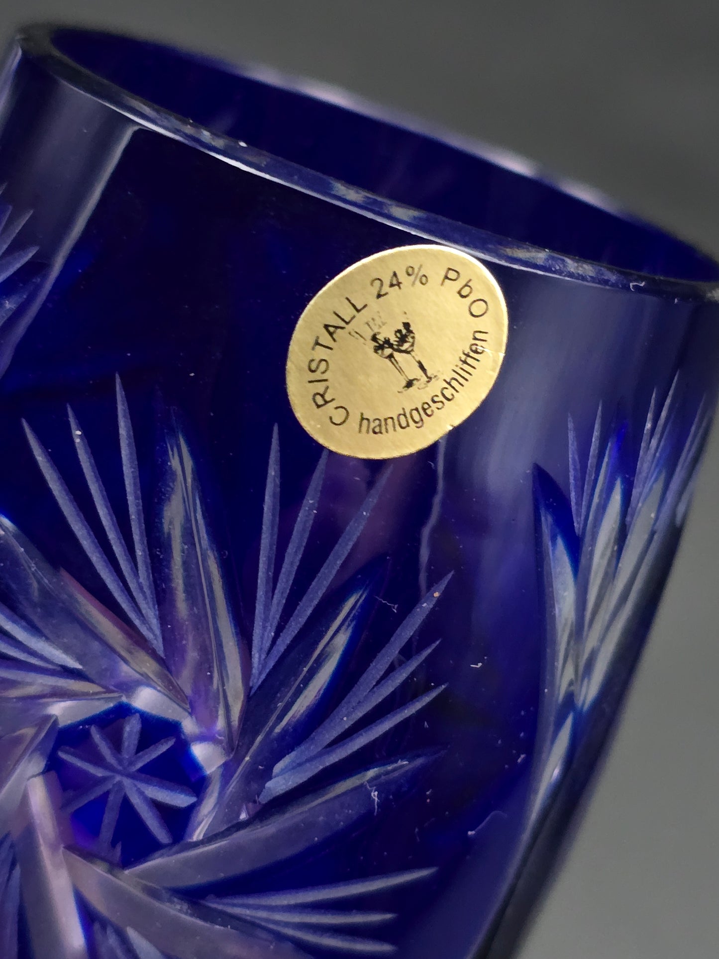 Stunning Set of 6 Cut to clear blue overlay Crystal Wine Glasses 175ml. Hand cut