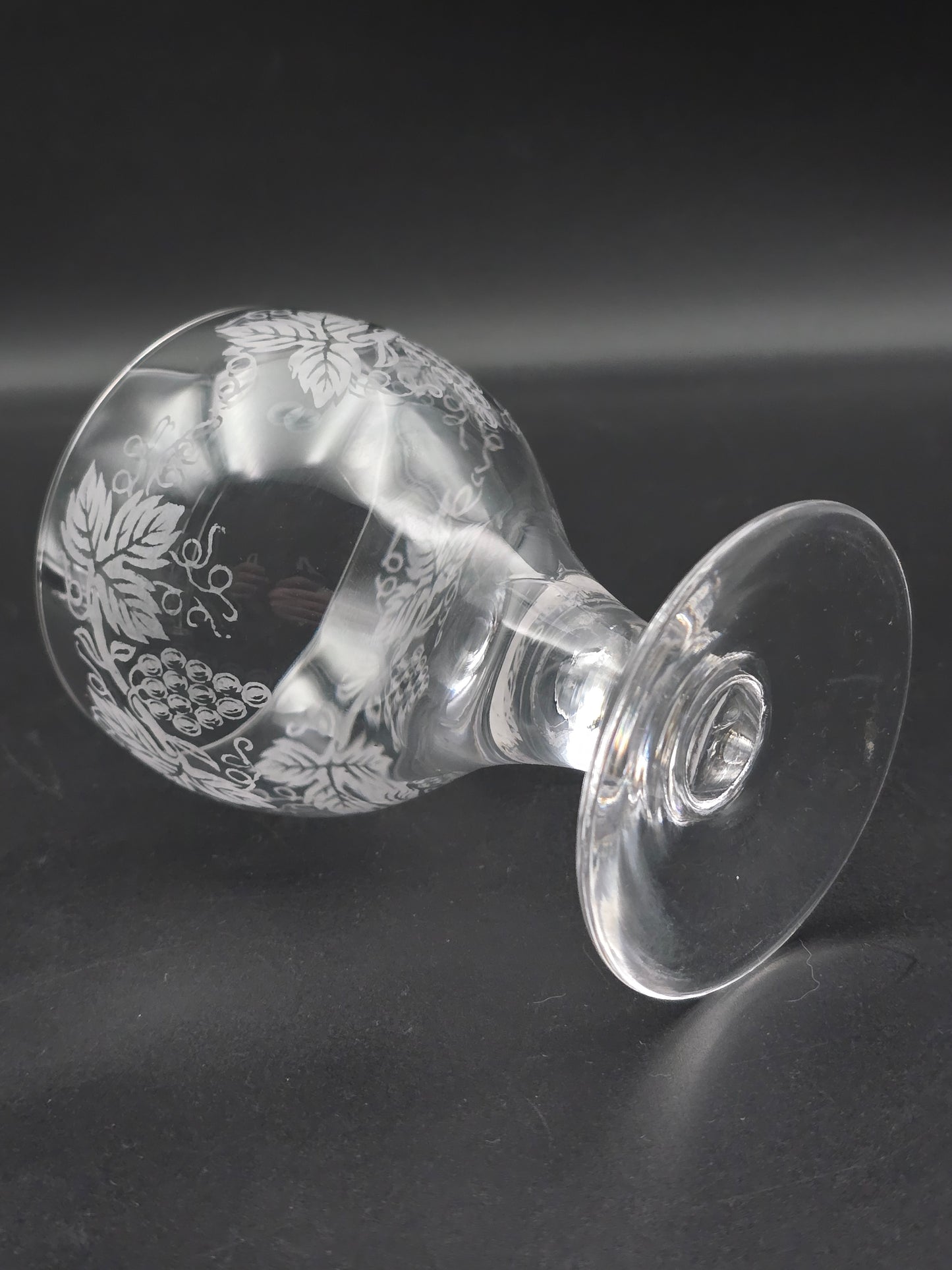 Beautiful vintage set of 6 Crystal Wine goblets 300ml.