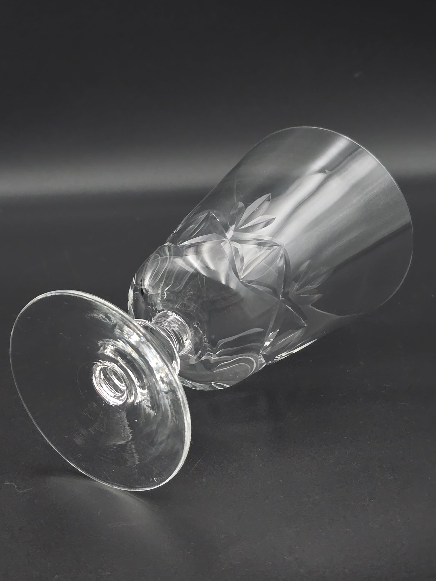 Set of 4 Large Crystal Claret wine glasses. 375ml.