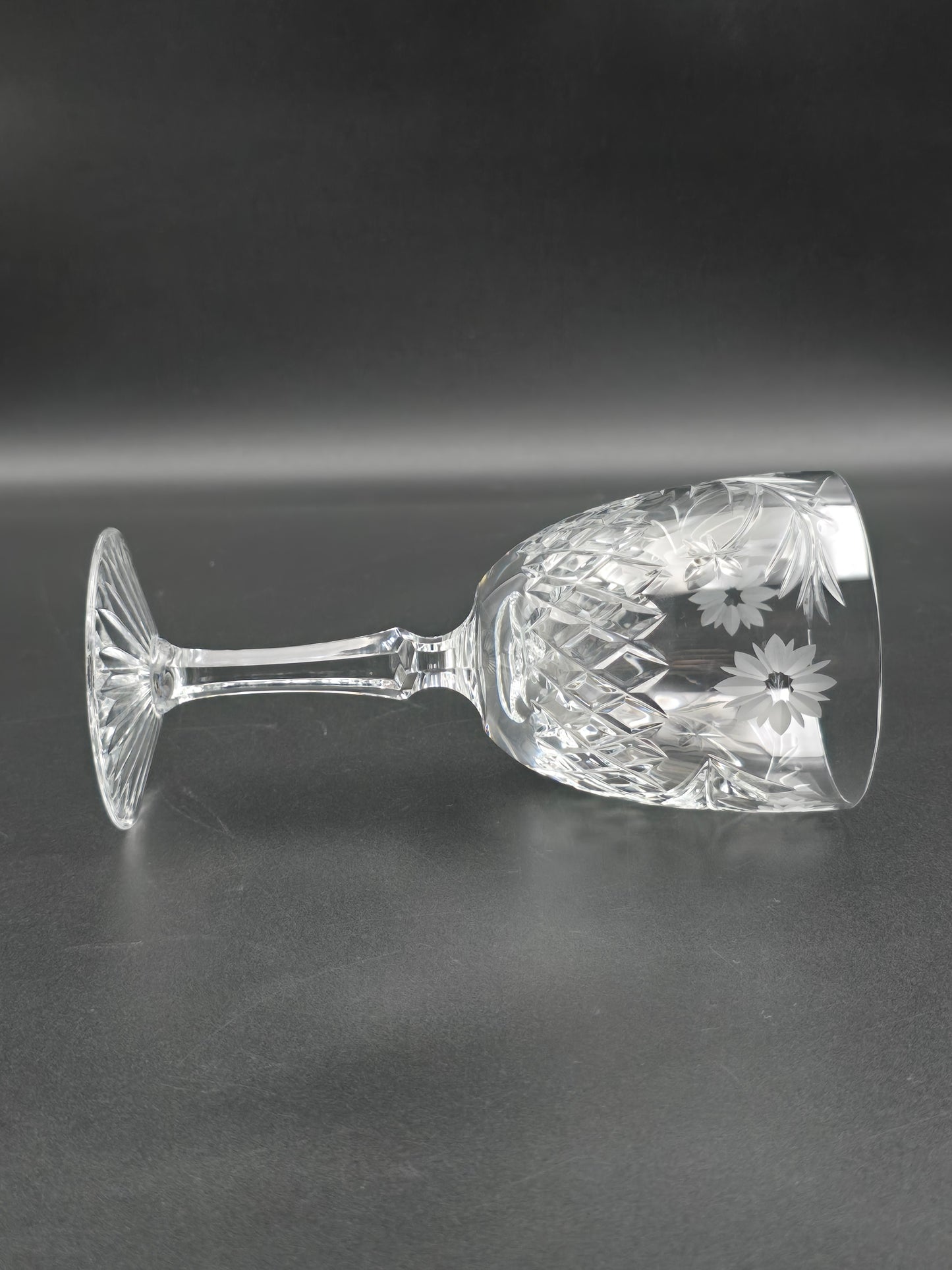 Set of 4 Large Edinburgh Crystal Argyll Pattern Crystal wine glasses 250ml 16.5cm tall