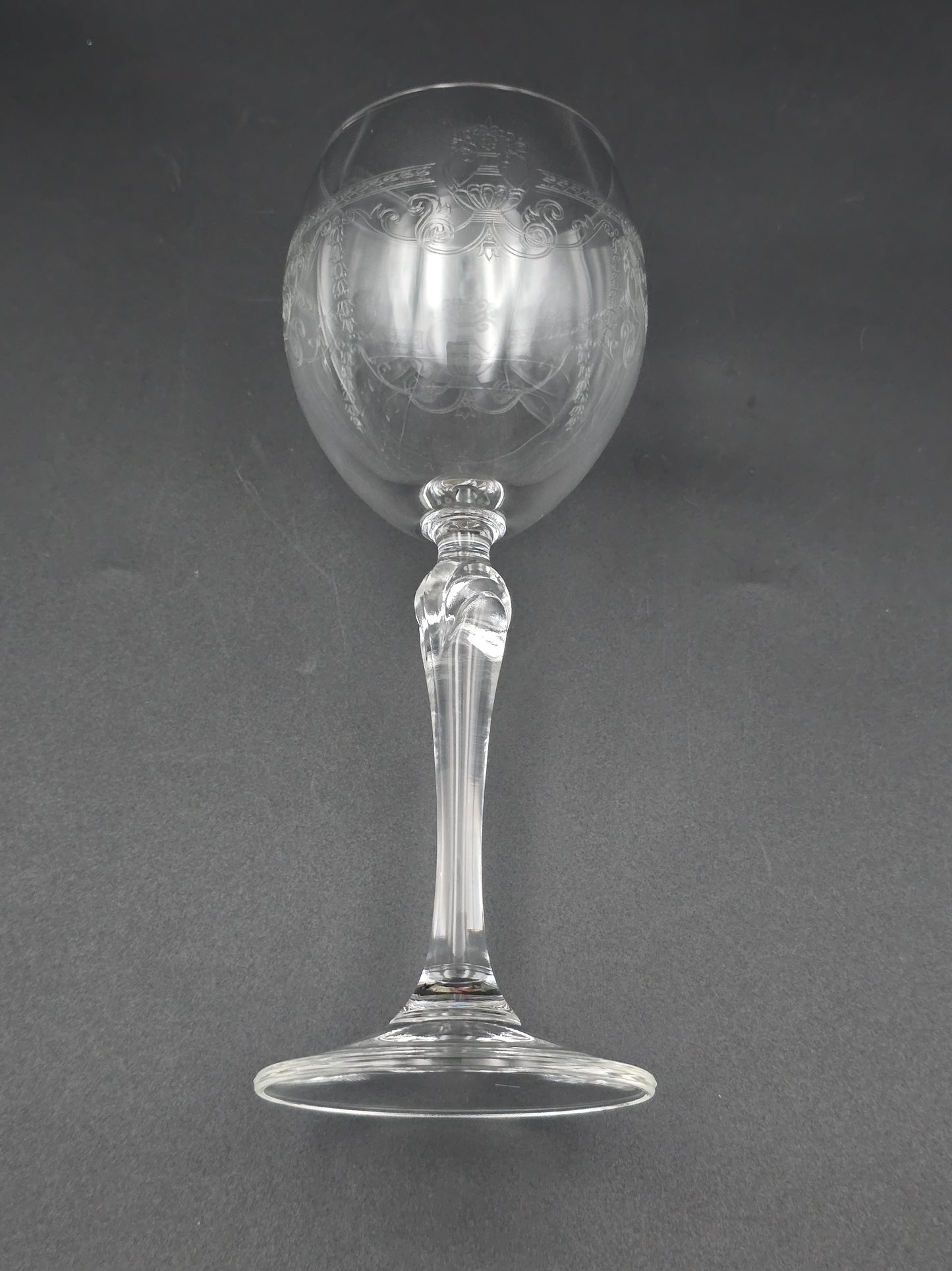 Set of 4 Vintage etched Durand Dampierre Crystal Wine Glasses. 200ml. 18.5cm tall