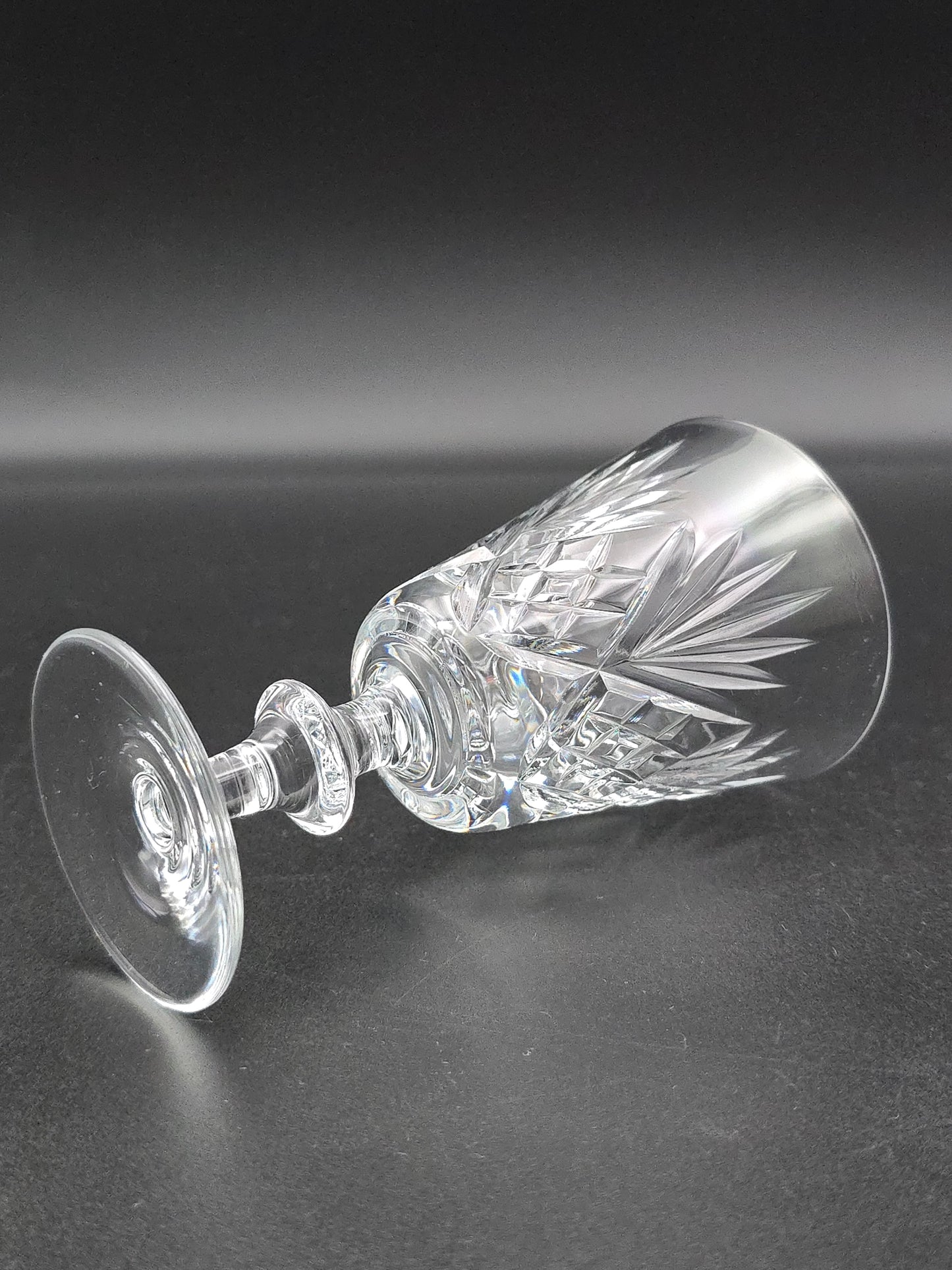 Set of 5 Royal Doulton ‘Juno’ Crystal Wine Glasses – Knopped Stem – 12.5cm Tall – Vintage British Glassware – Immaculate Condition