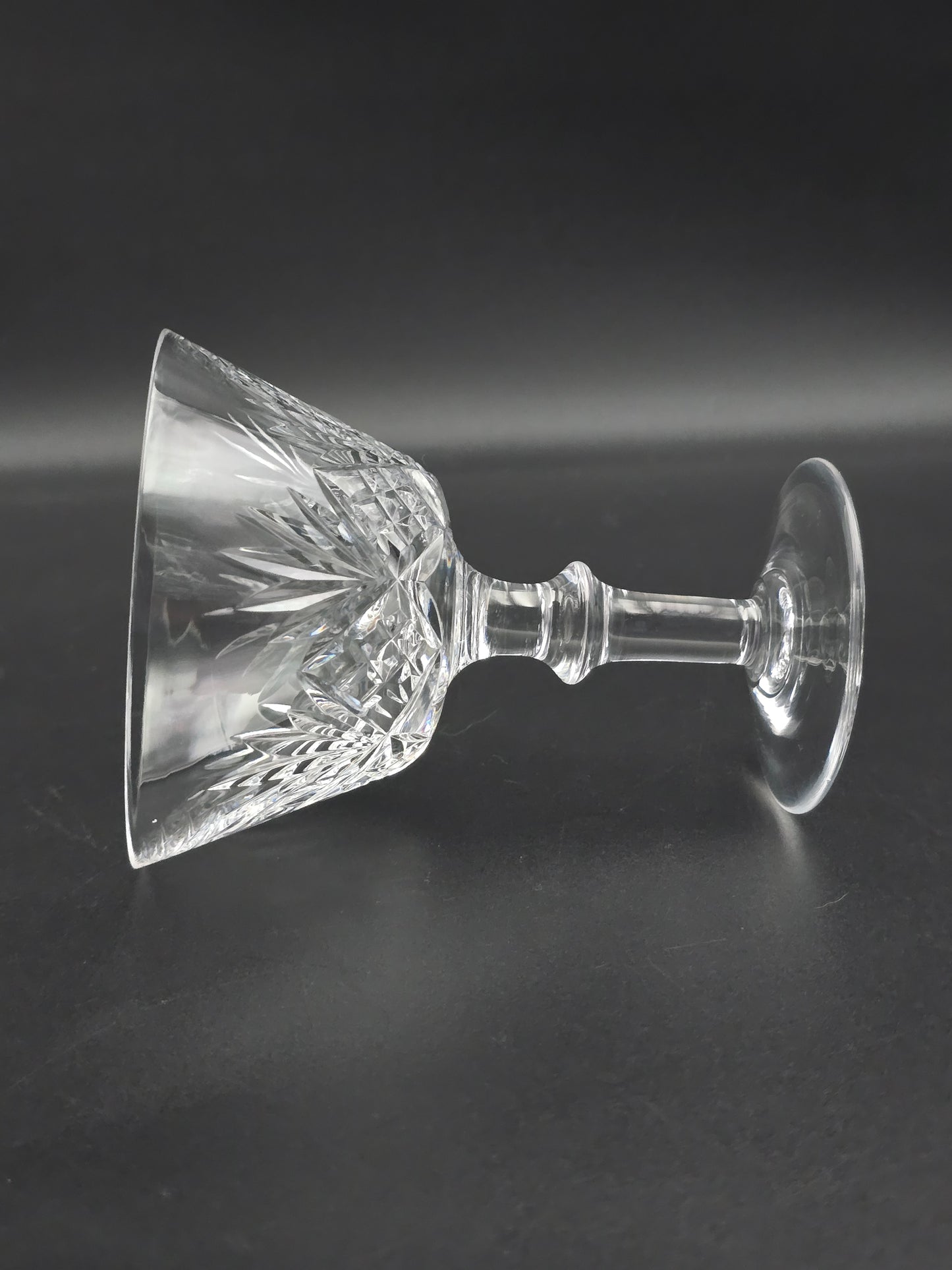 Set of 5 large Crystal champagne coupes. 200ml. 12cm tall
