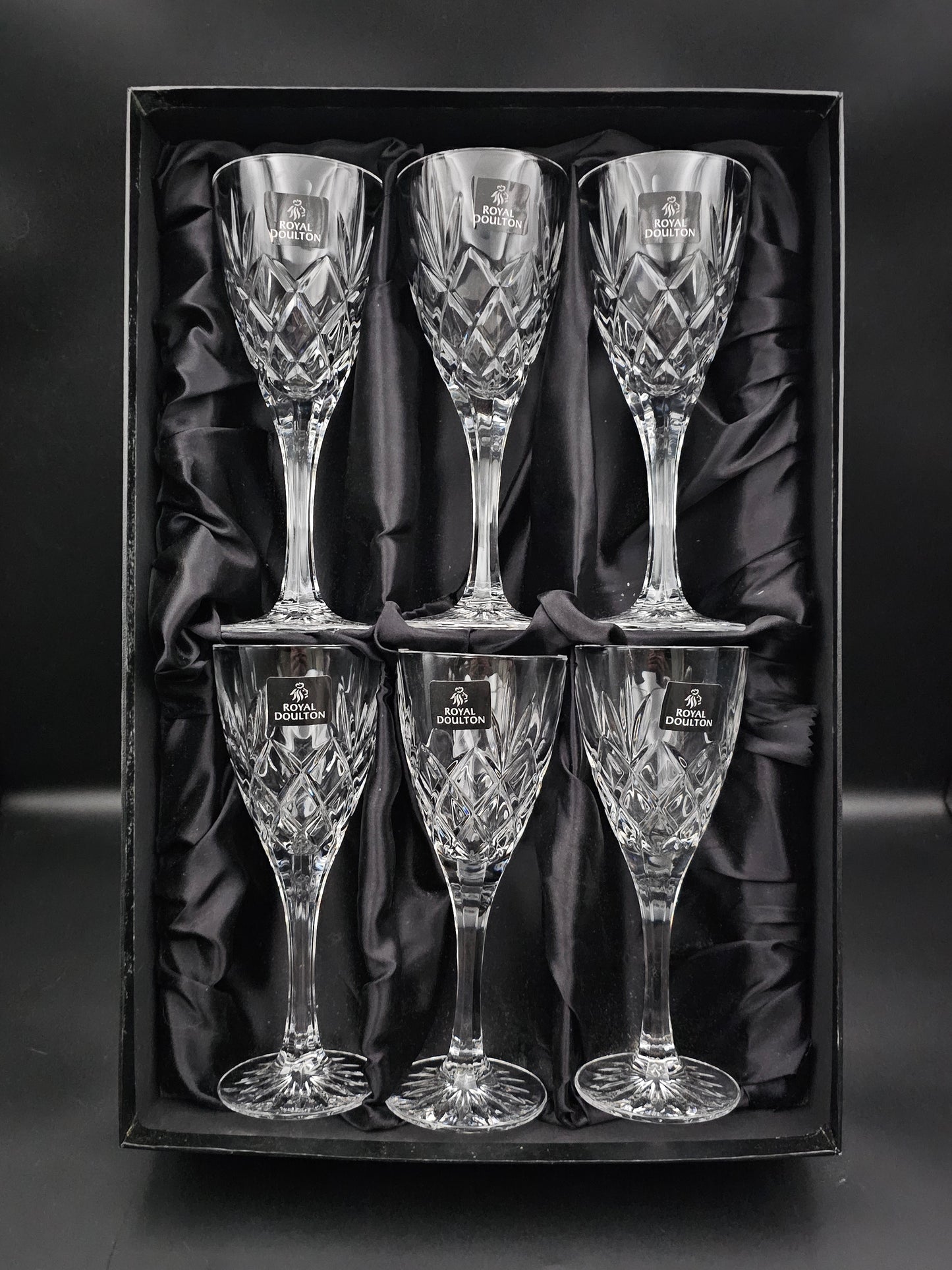 Set of 6 small Royal Doulton Crystal wine glasses 175ml