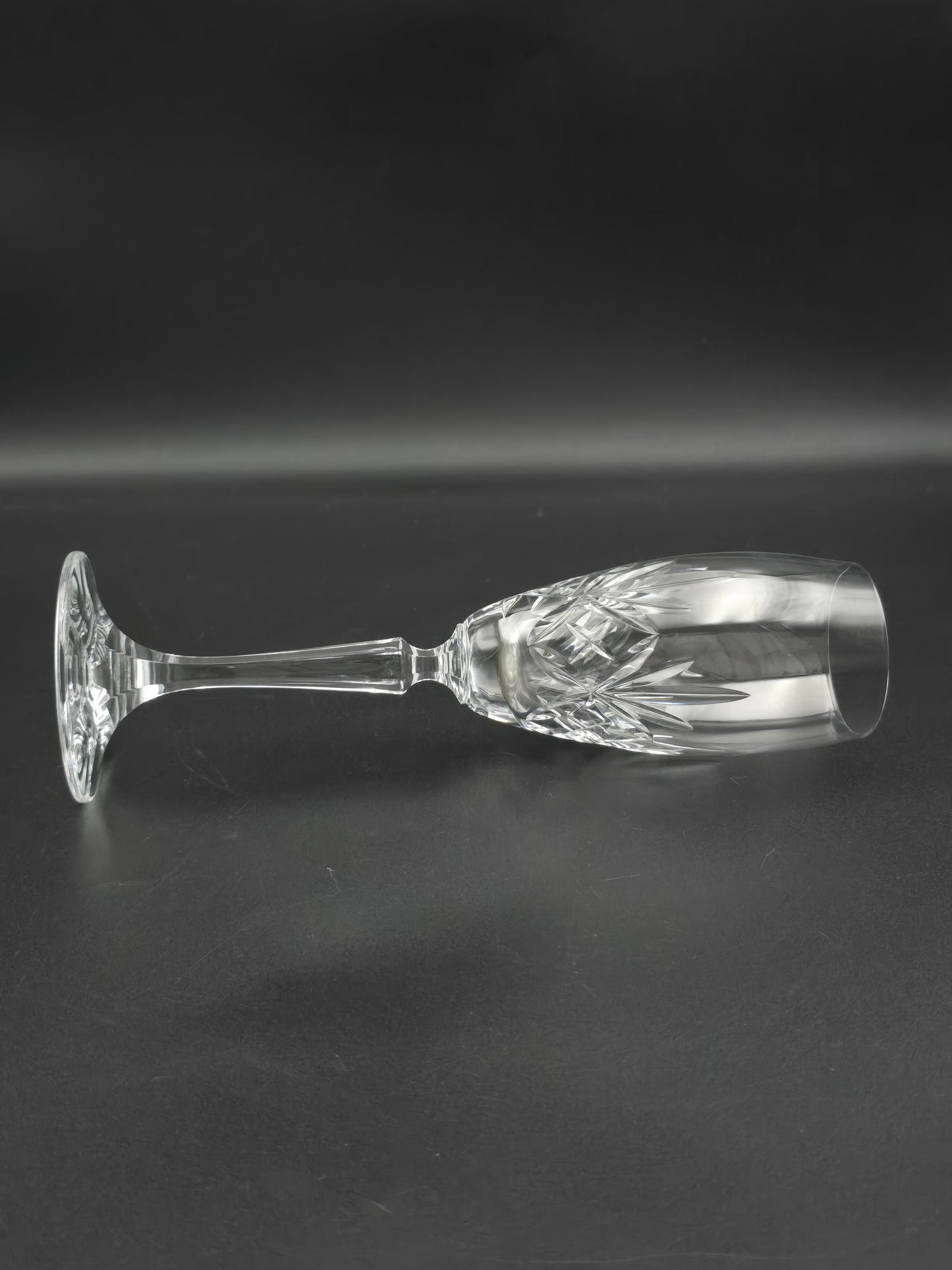 Set of 6 Tall Crystal Champagne Flutes. 23cm tall. 200ml