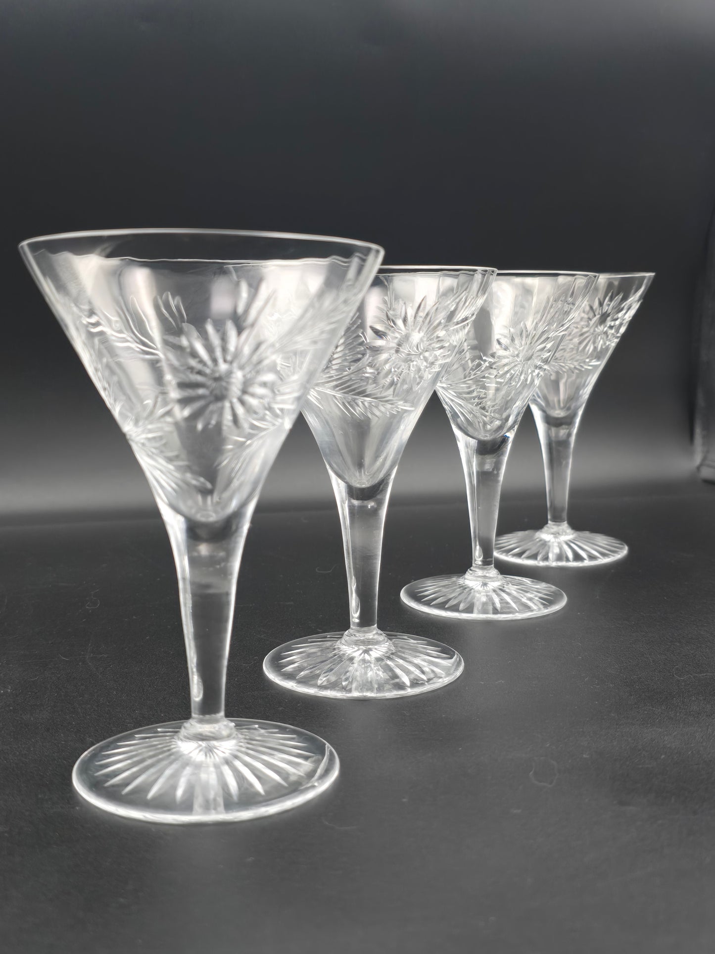 Set of Four Crystal Champagne or Cocktail Coupes – 200ml – Fern & Sunflower Cut Design with Star-Cut Base – 14cm Tall