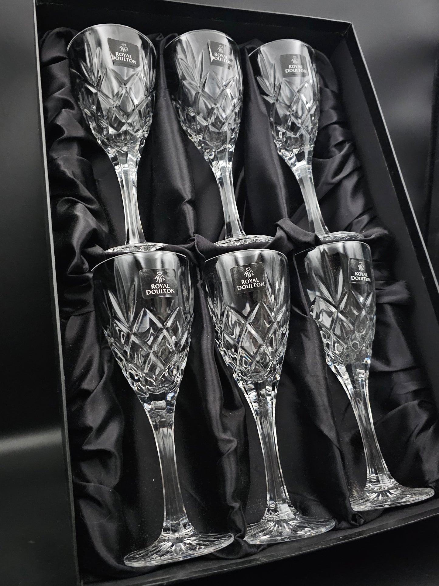 Set of 6 small Royal Doulton Crystal wine glasses 175ml