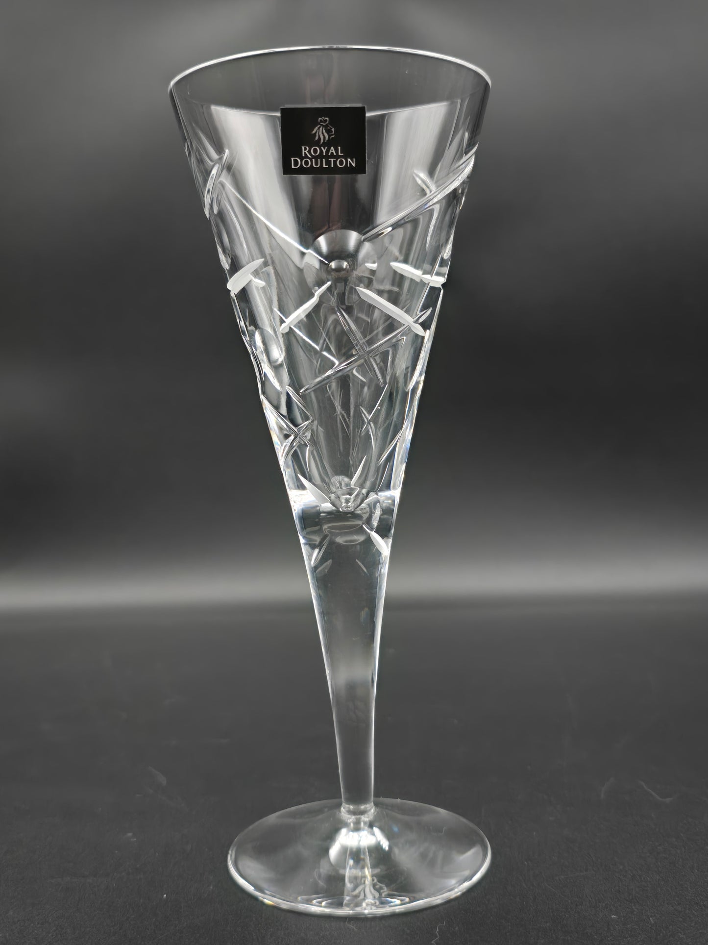 Set of 6 Royal Doulton Lunar Pattern Crystal wine glasses 220ml. Boxed.