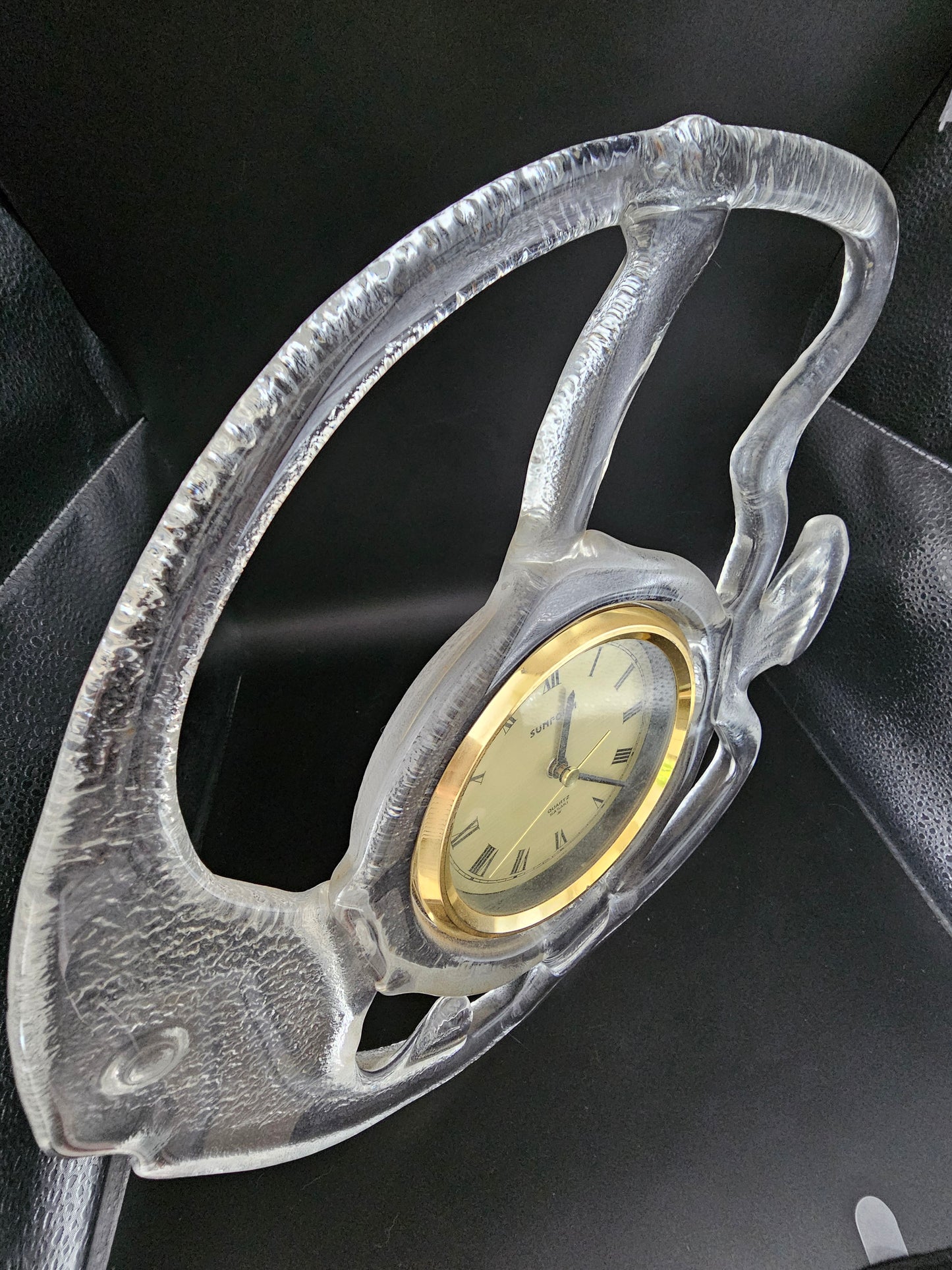 Rare Sasaki Japanese Crystal Sunform Fish Quartz Mantle Clock – 1980s Japan – Sculptural Clear Crystal – Fully Working – Vintage Mid-Century Modern Decor