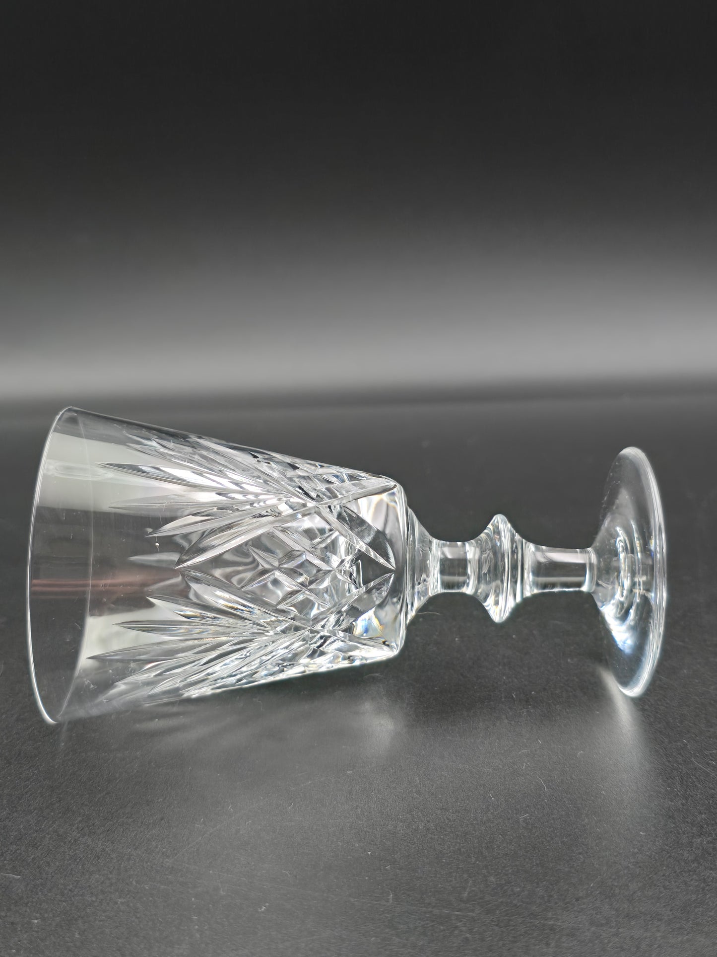 Set of 5 Royal Doulton ‘Juno’ Crystal Wine Glasses – Knopped Stem – 12.5cm Tall – Vintage British Glassware – Immaculate Condition