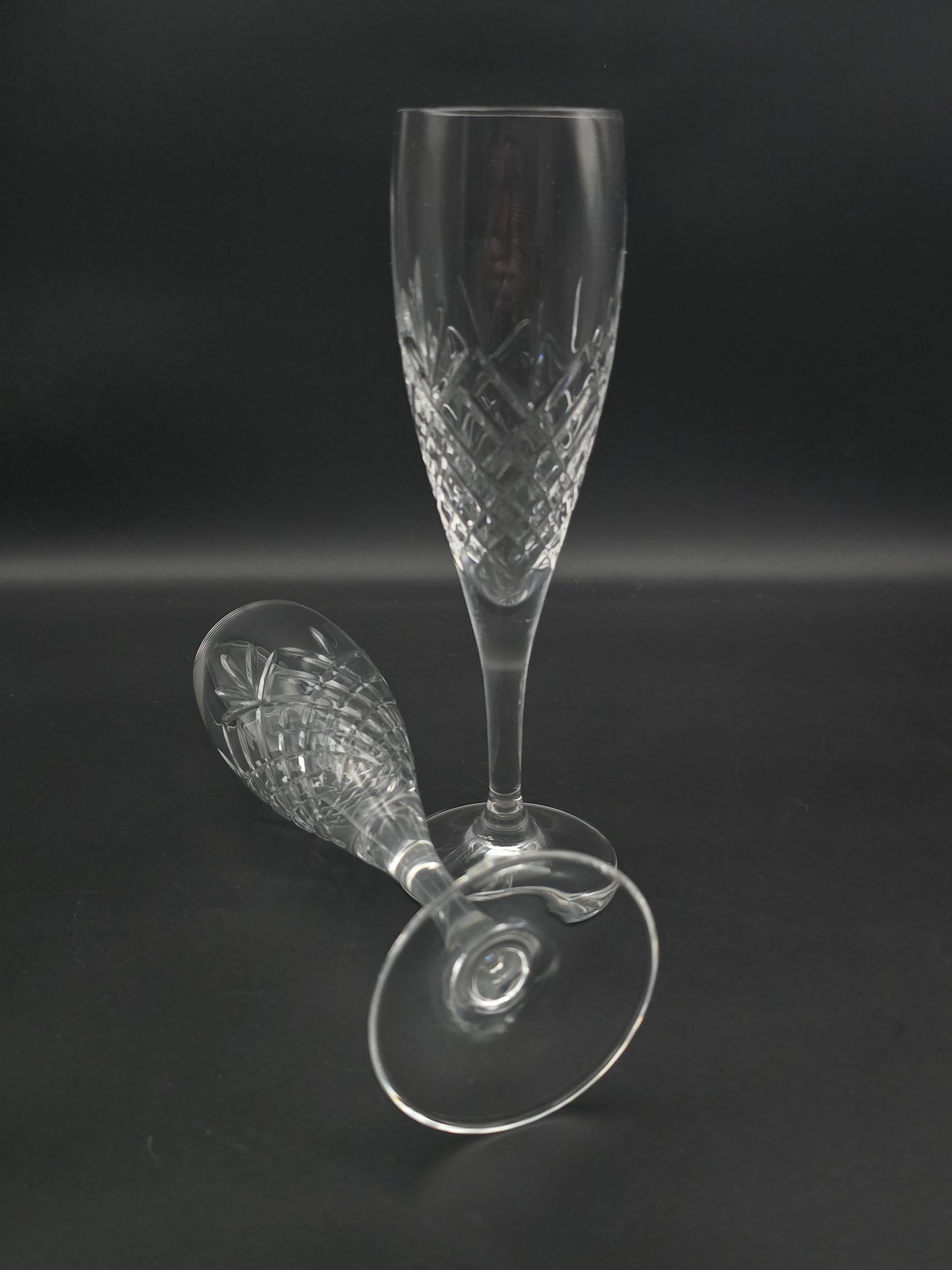 Elegant pair of Crystal Champagne Flutes. 225ml. 22cm tall