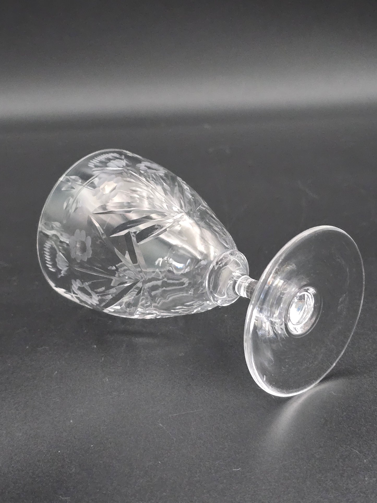 Set of 4 Edinburgh Crystal Liqueur glasses. 100ml