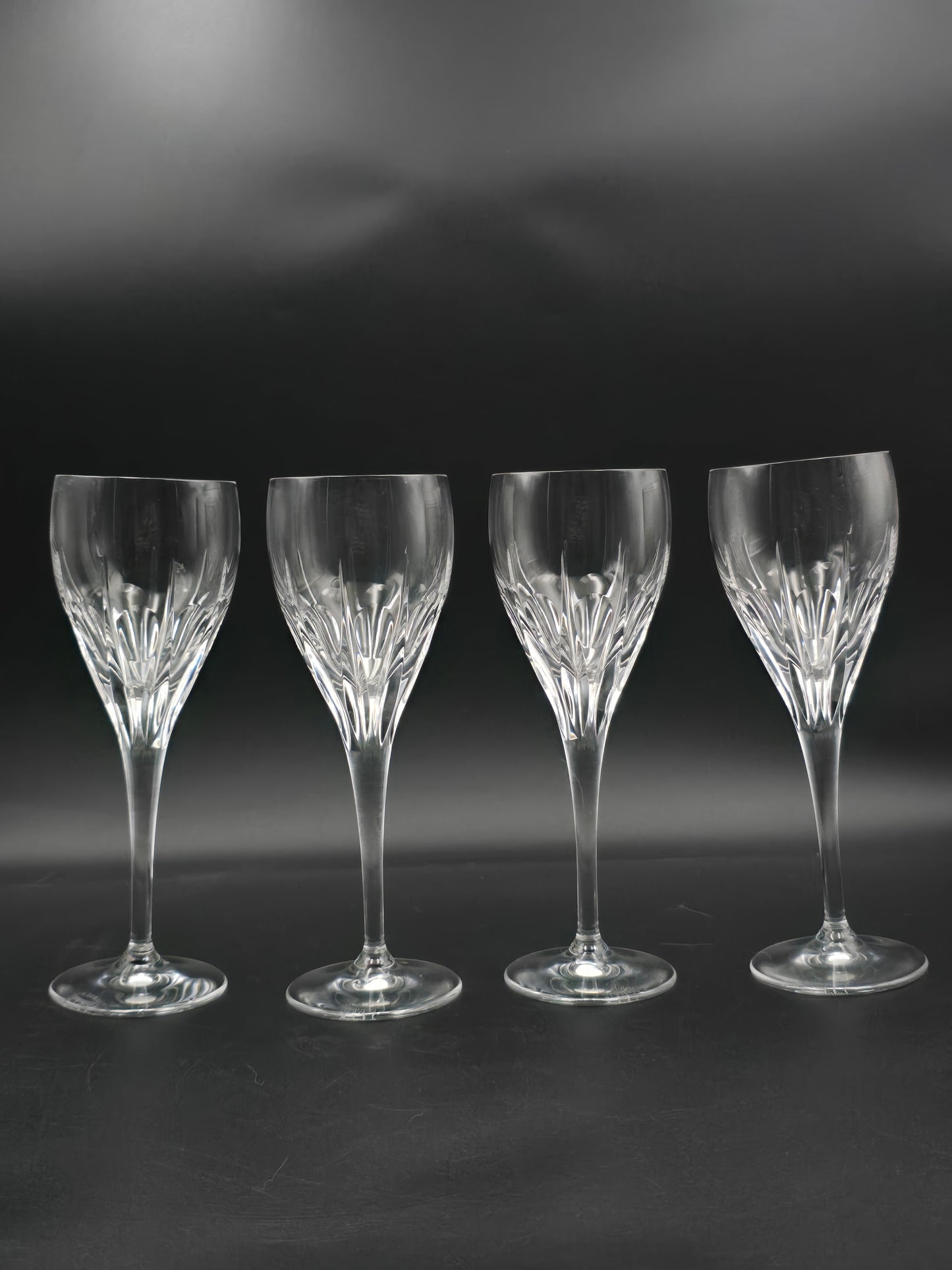 Set of 4 Waterford Nocturne Tranquility Wine Glasses – 200 ml, 19.5 cm Tall, Thumbprint & Vertical Cuts