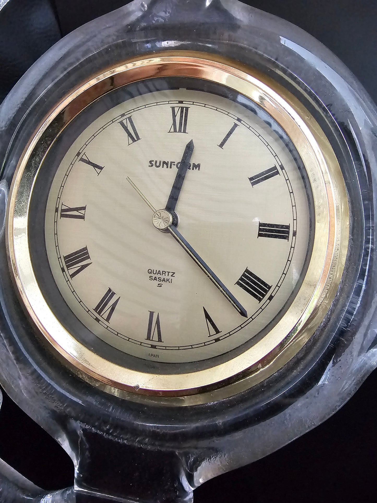 Rare Sasaki Japanese Crystal Sunform Fish Quartz Mantle Clock – 1980s Japan – Sculptural Clear Crystal – Fully Working – Vintage Mid-Century Modern Decor