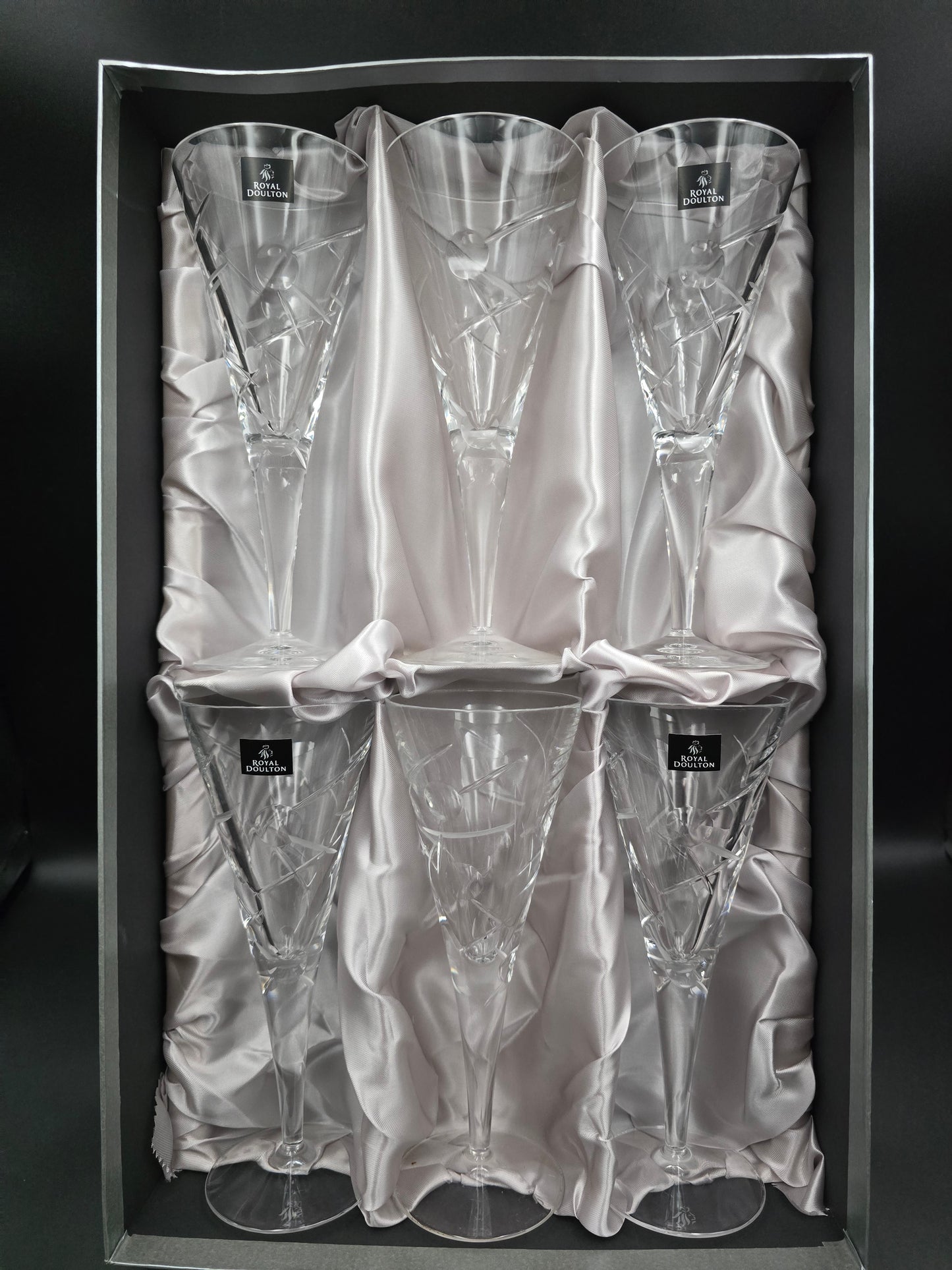 Set of 6 Royal Doulton Lunar Pattern Crystal wine glasses 220ml. Boxed.