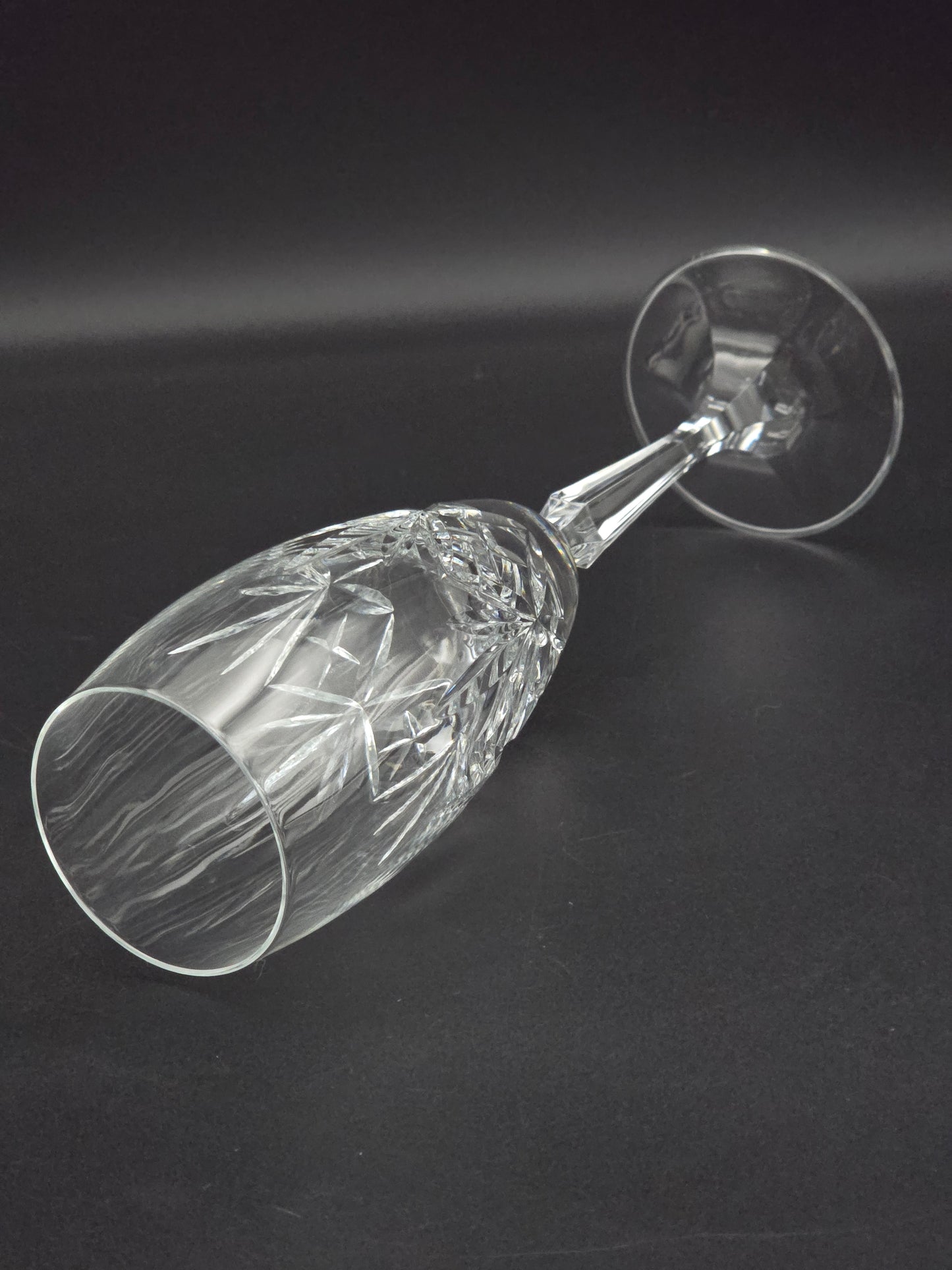 Set of 6 Tall Crystal Champagne Flutes. 23cm tall. 200ml