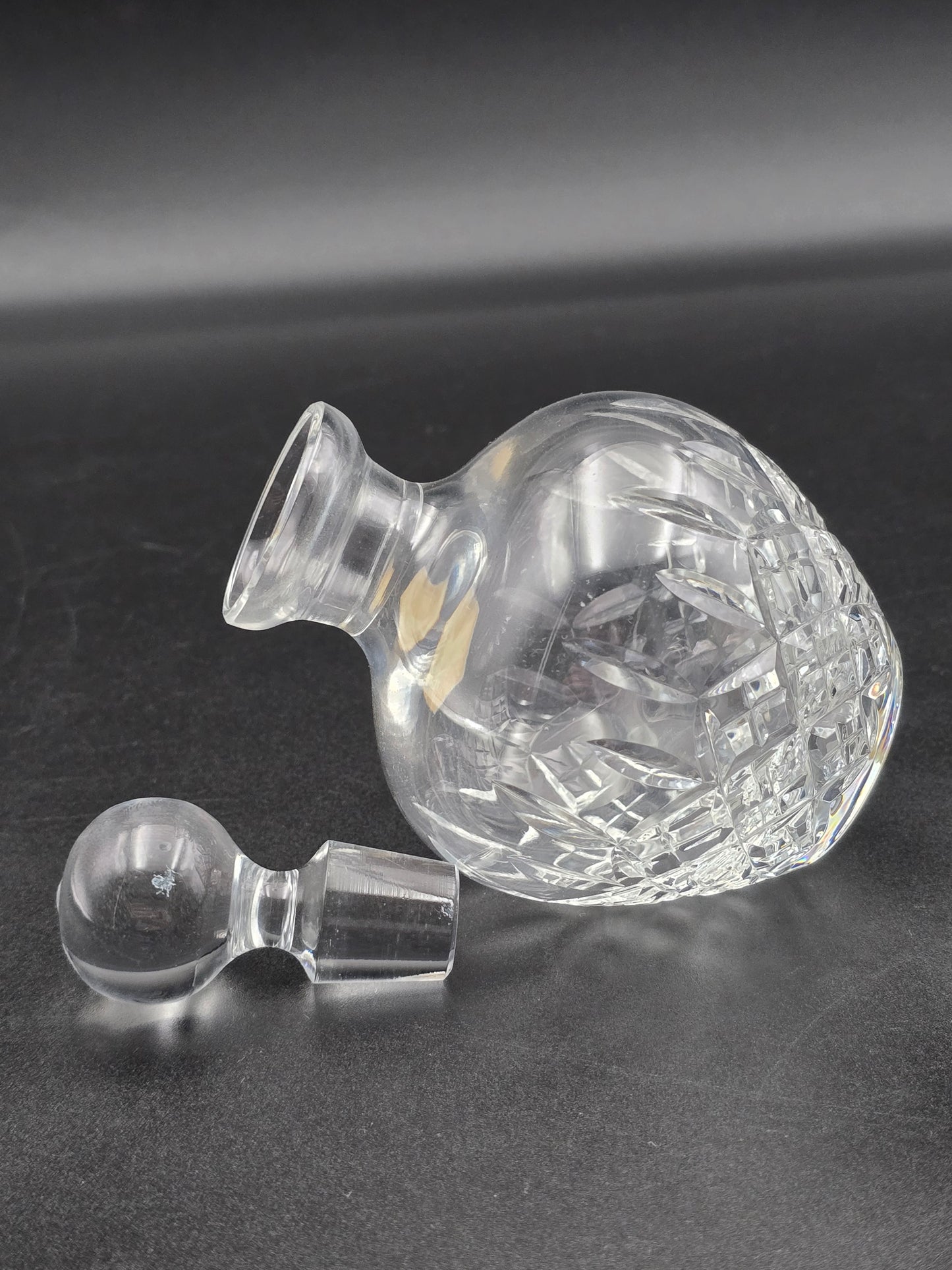 Stuart Crystal Shaftesbury Pattern Perfume scent bottle