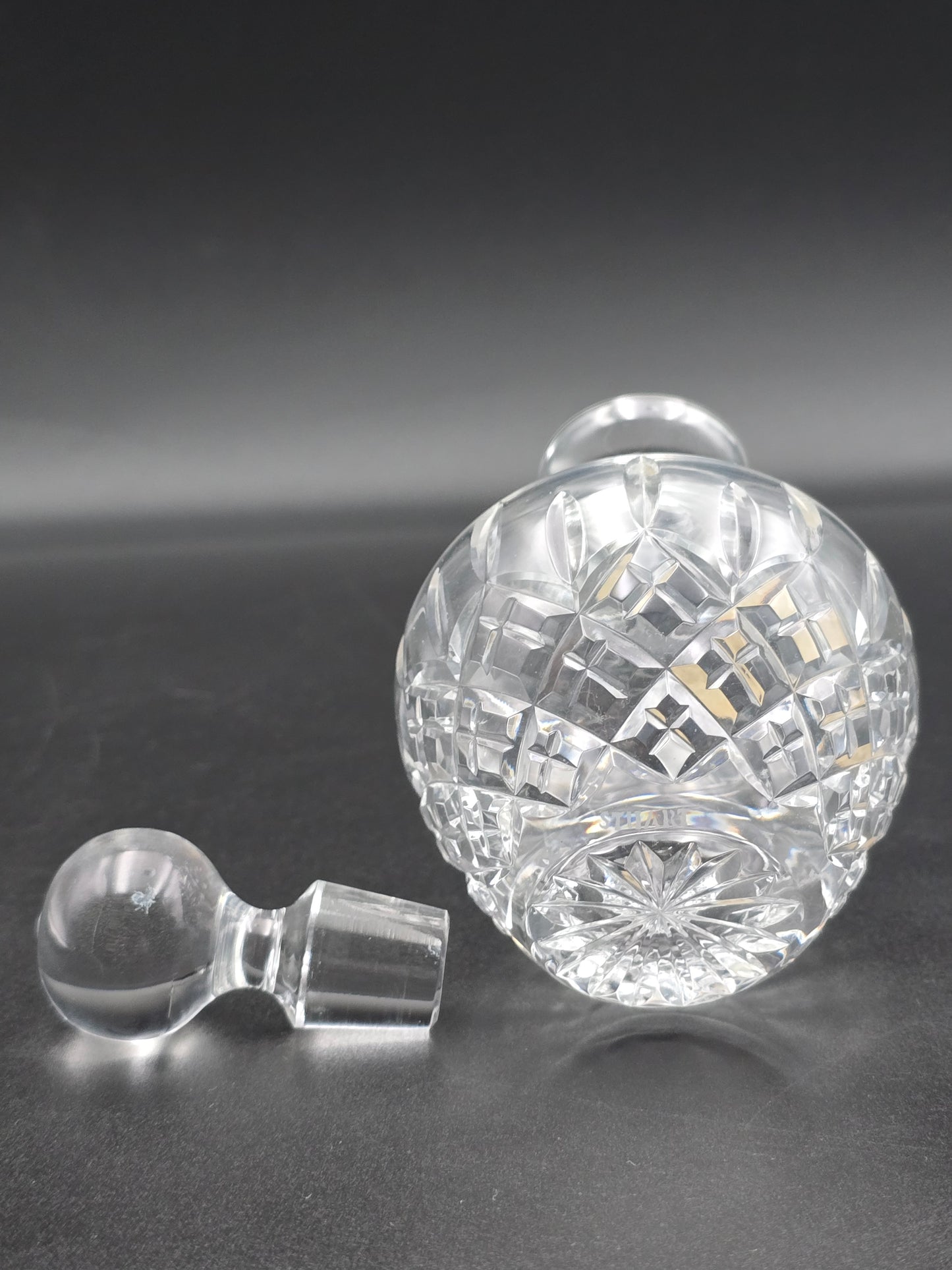 Stuart Crystal Shaftesbury Pattern Perfume scent bottle