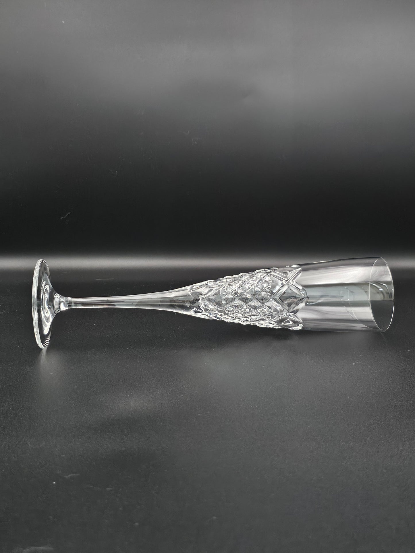 Royal Doulton Ciayle Pattern set of 4 Crystal Champagne Flutes. Boxed. 26cm Tall