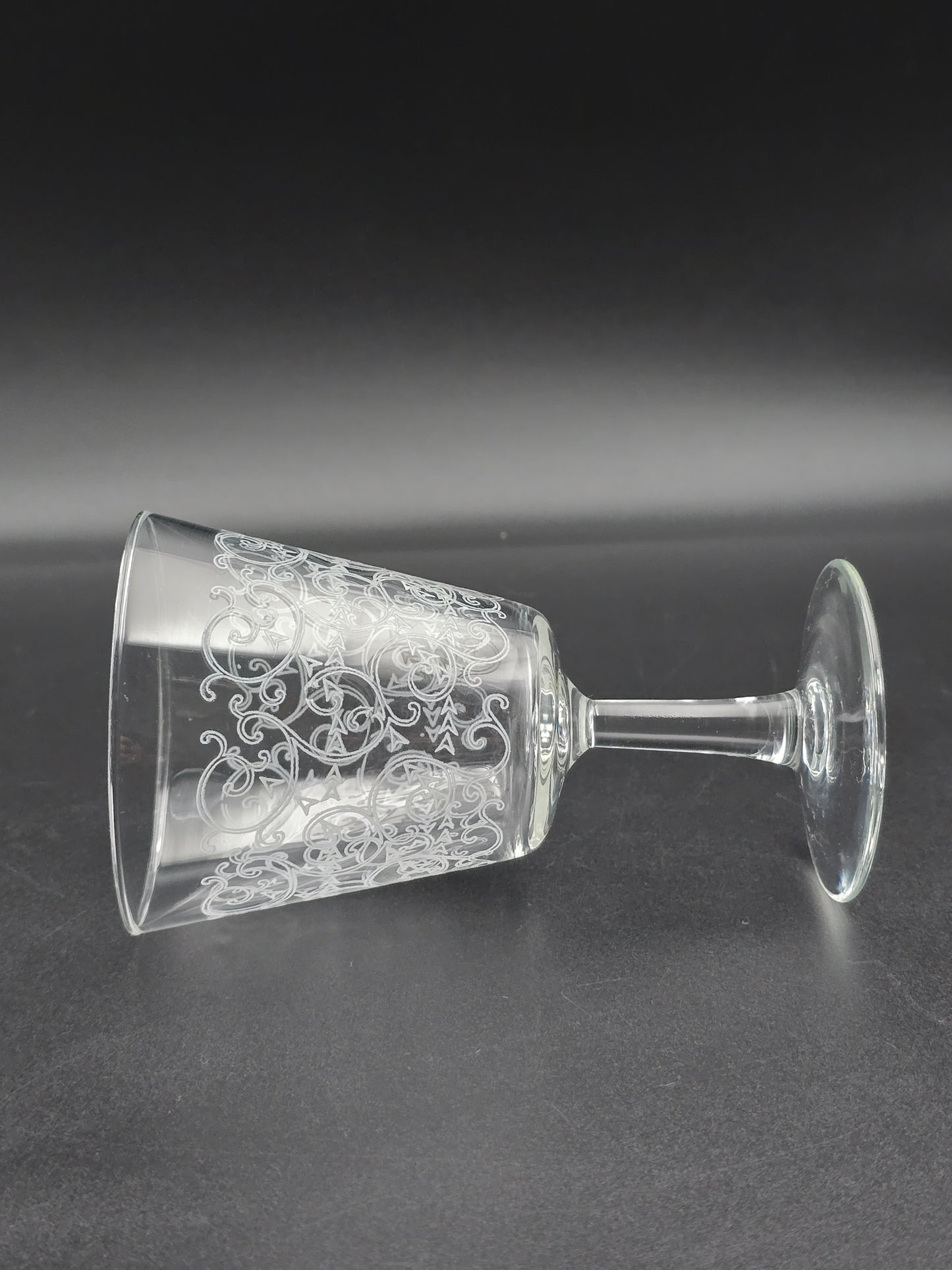 Set of 6 Vintage Etched Glass Wine Goblets – 250ml, Swirl Design, 14cm Tall
