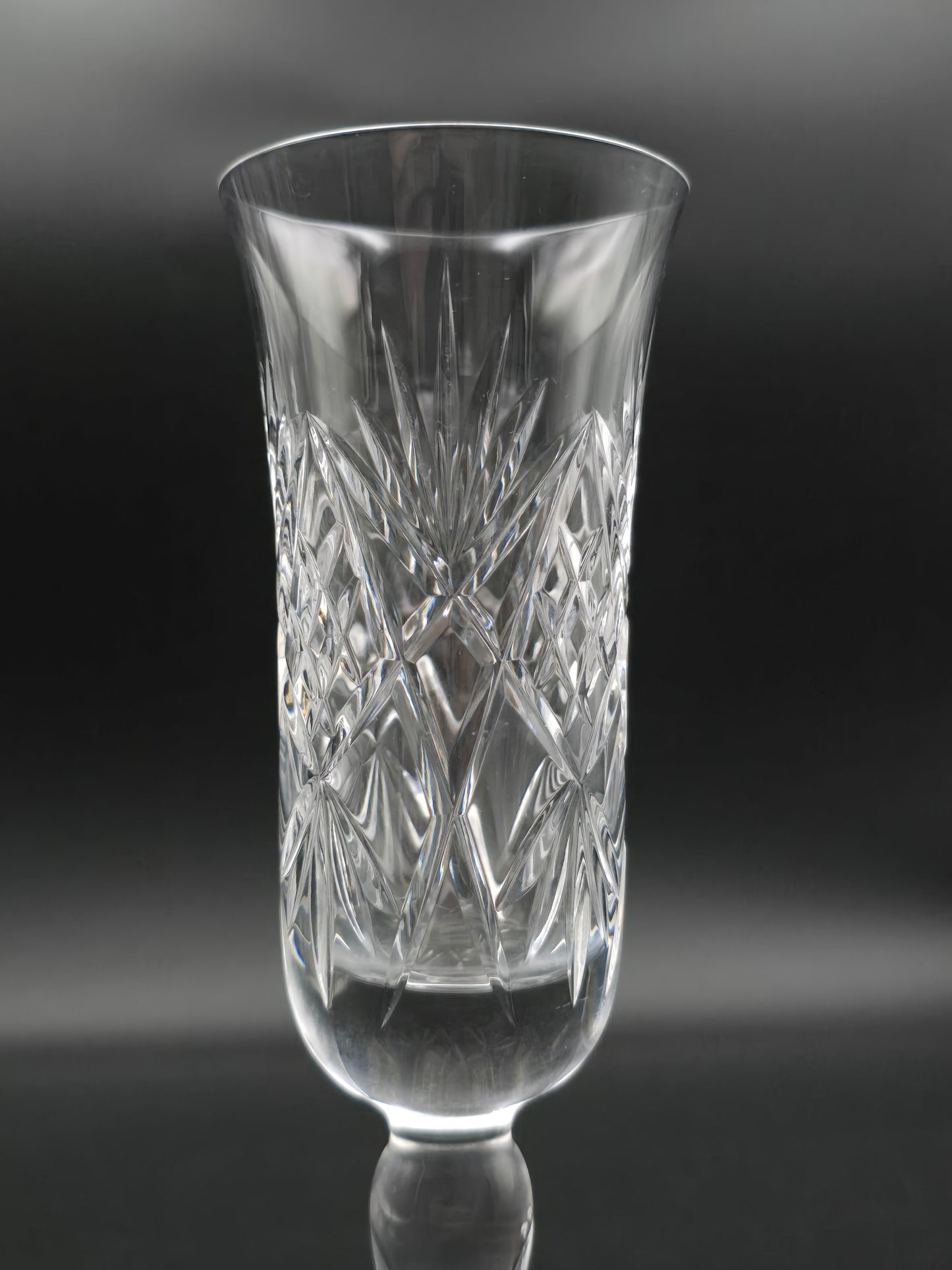 Vintage Lead Crystal Champagne Flutes – Set of 4, 150 ml, 22 cm Tall with Star‑Pattern Base & Teardrop Stem – Elegant Cut‑Glass Barware