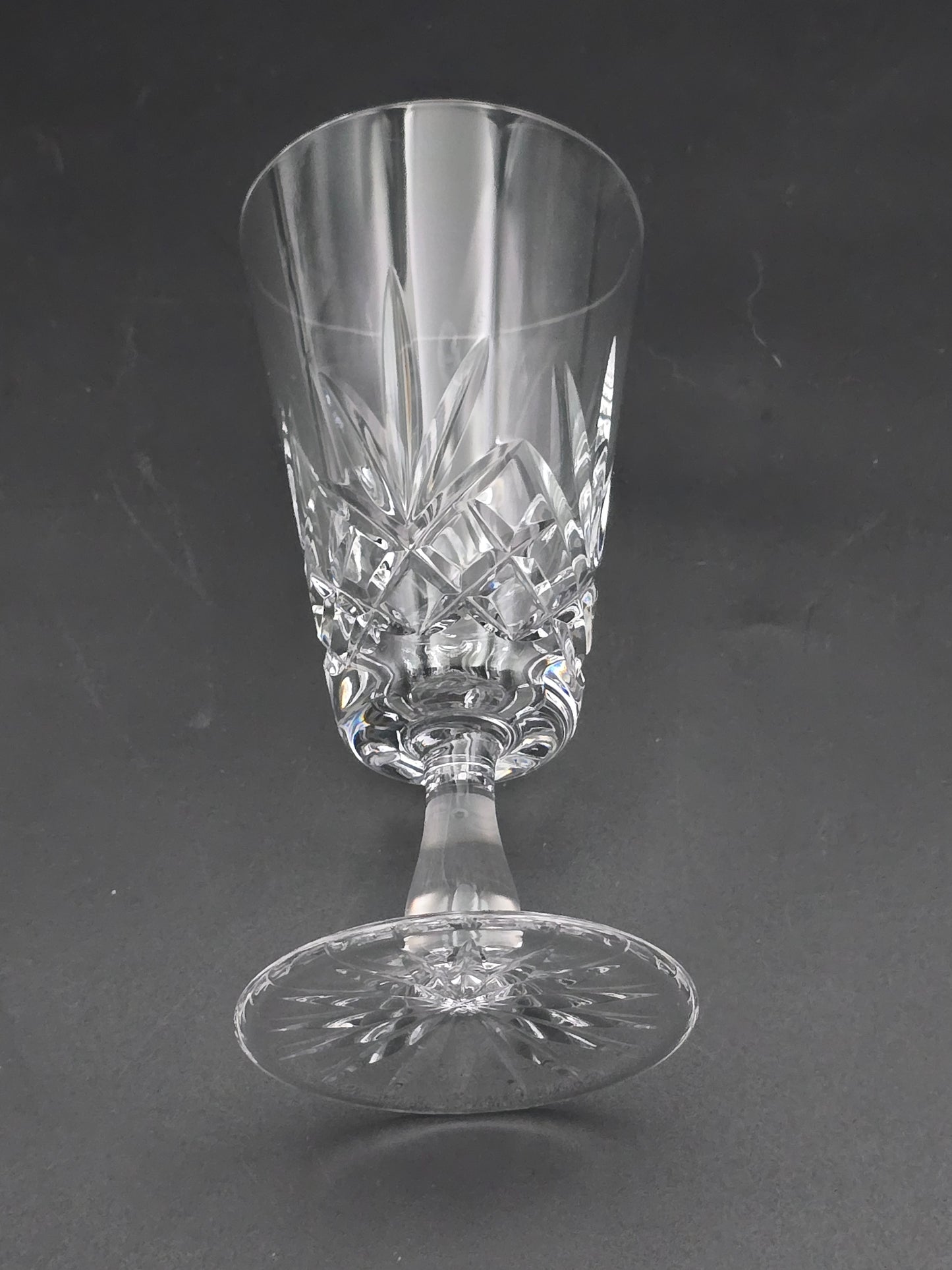 Set of 5 Small short stemmed Champagne Flutes. 150ml
