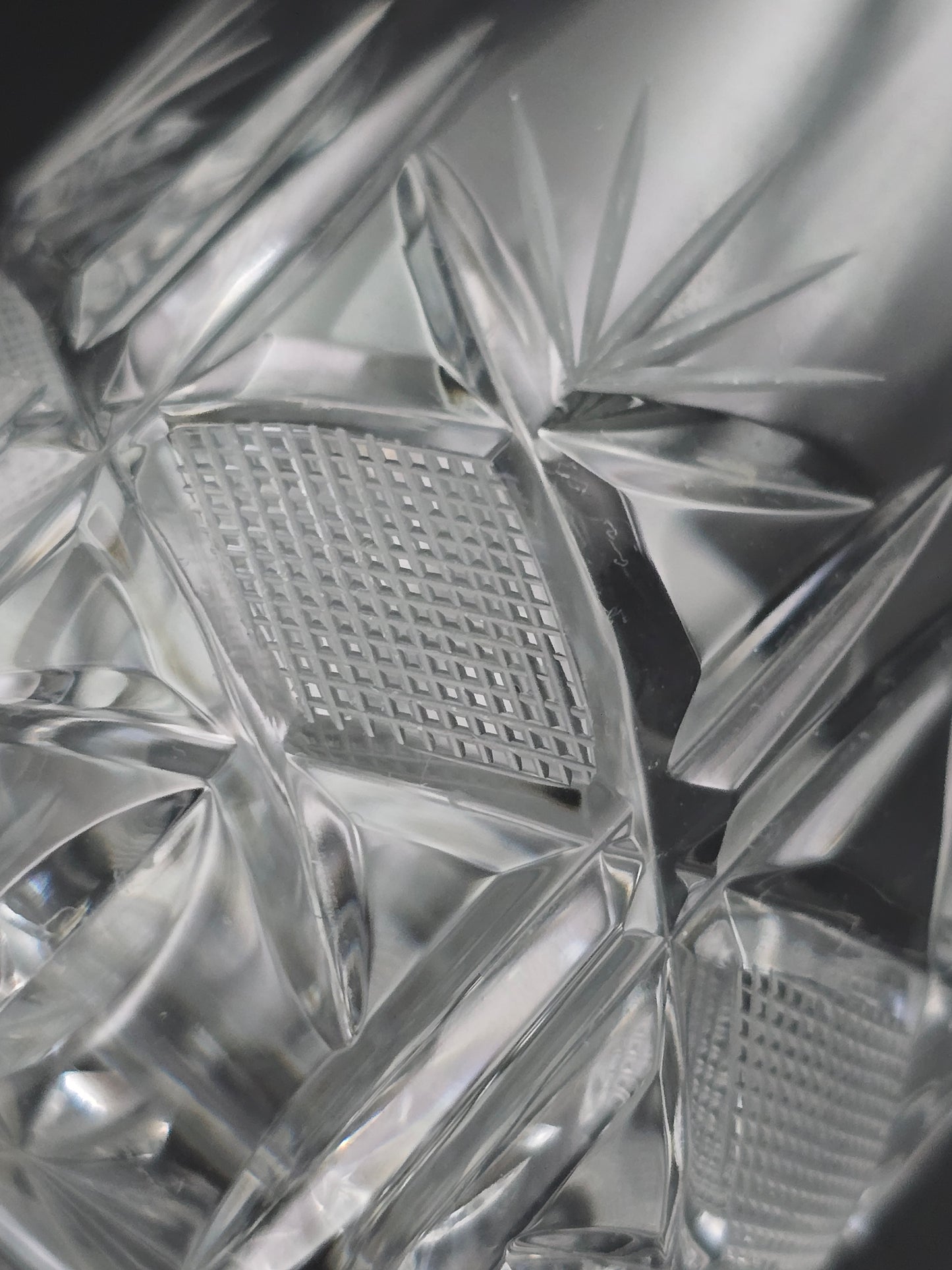 Set of 4 Crystal Tumblers 9oz, tapered sides and heavy bottomed.