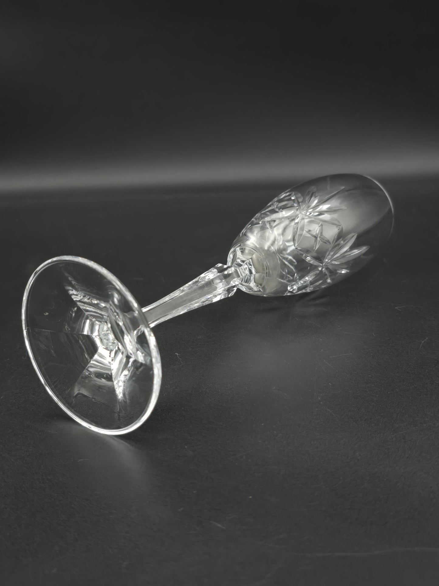 Set of 6 Tall Crystal Champagne Flutes. 23cm tall. 200ml