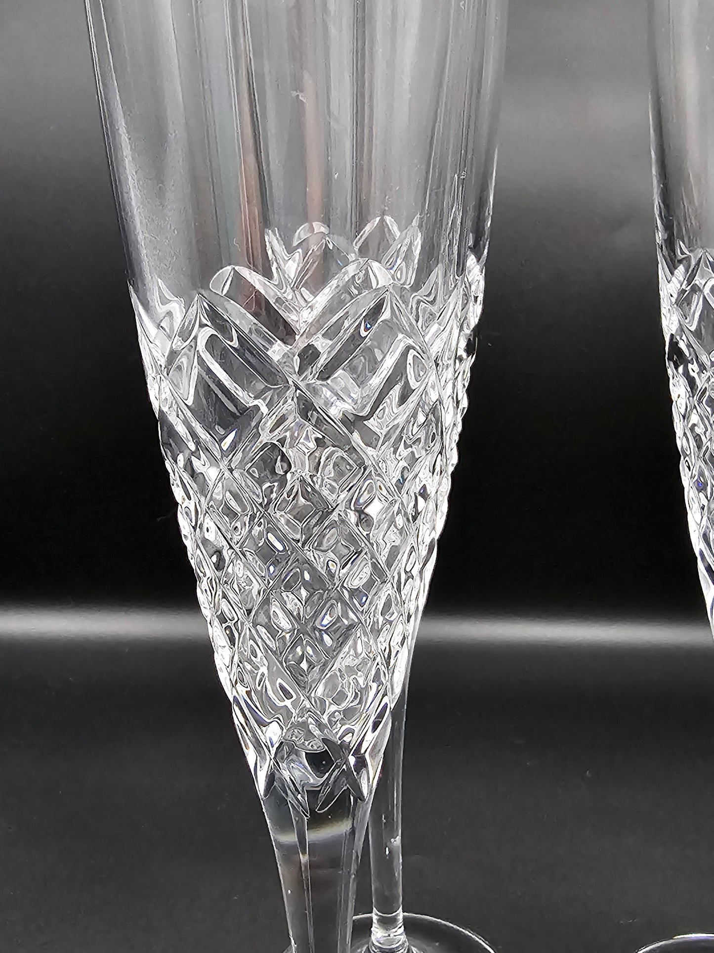 Royal Doulton Ciayle Pattern set of 4 Crystal Champagne Flutes. Boxed. 26cm Tall