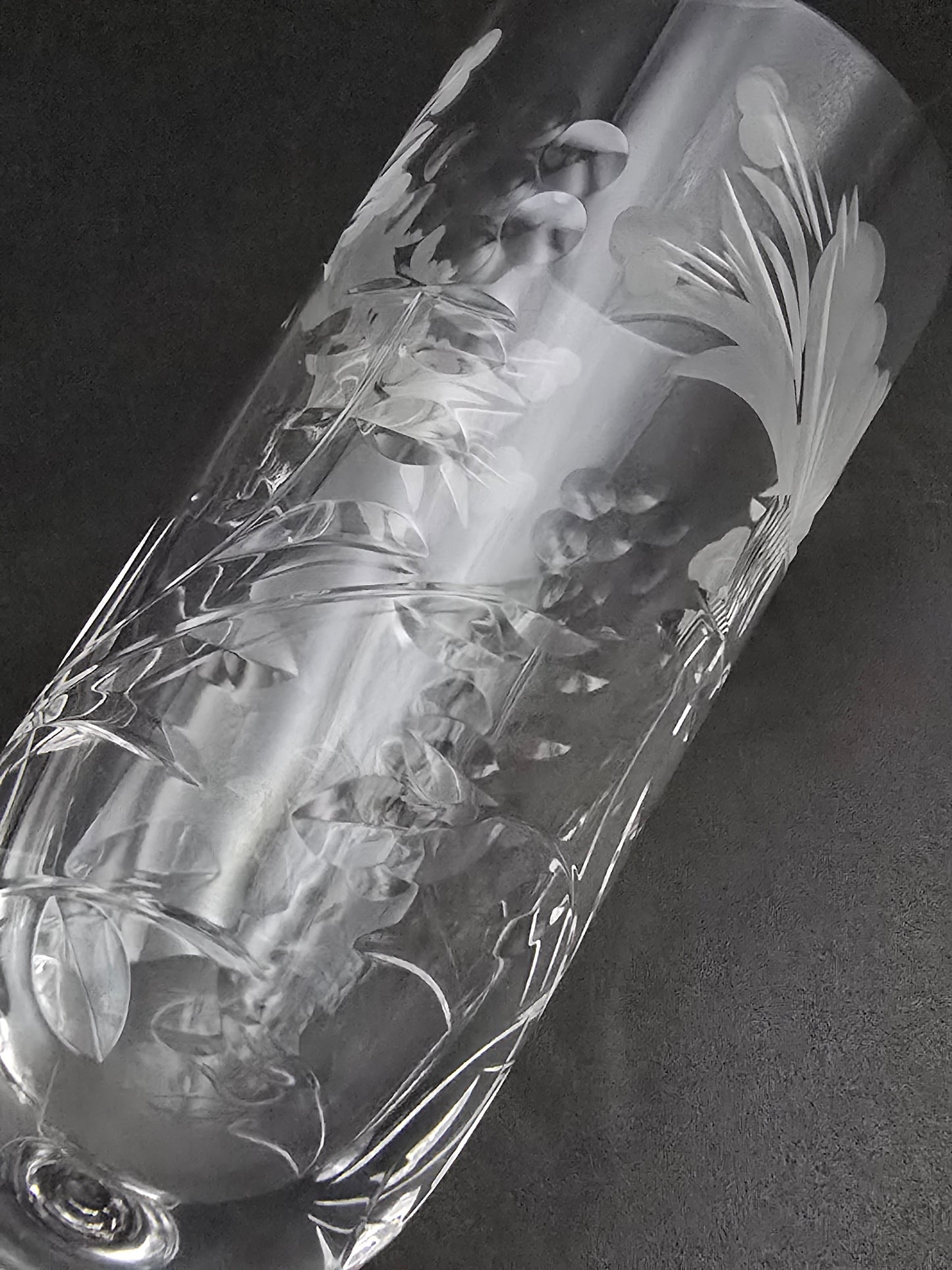 Set of 6 Royal Brierley Honeysuckle Crystal Champagne Flutes. 175ml. 17cm tall