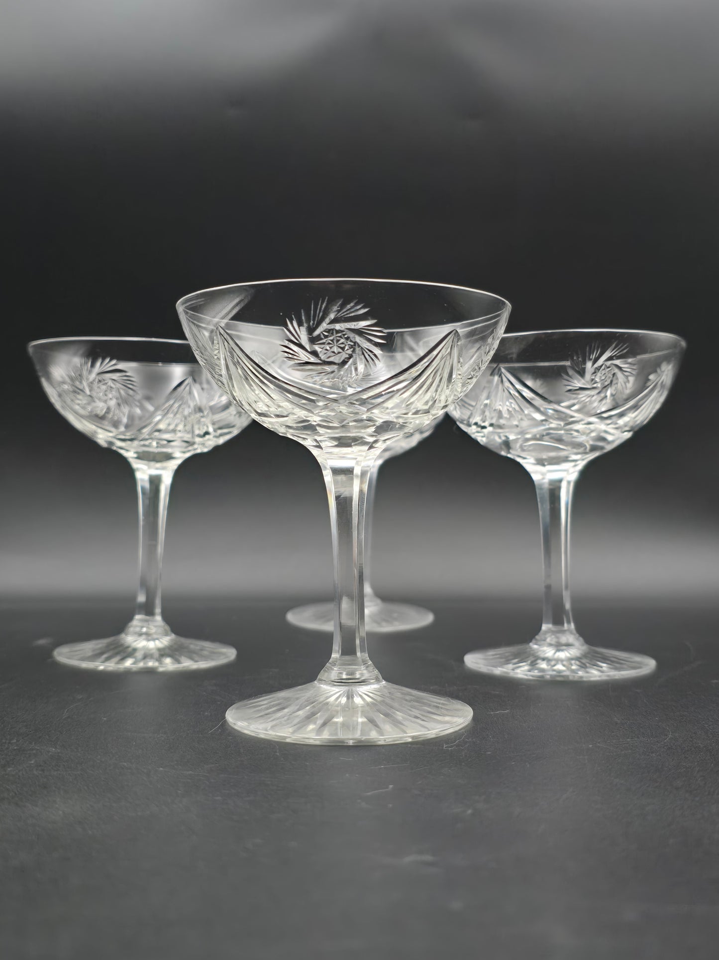 Vintage Hand-Cut Crystal Champagne Coupes – Set of 4 Elegant 165ml Coupe Glasses with Star Cut Base & Textured Stems, Art Deco Style