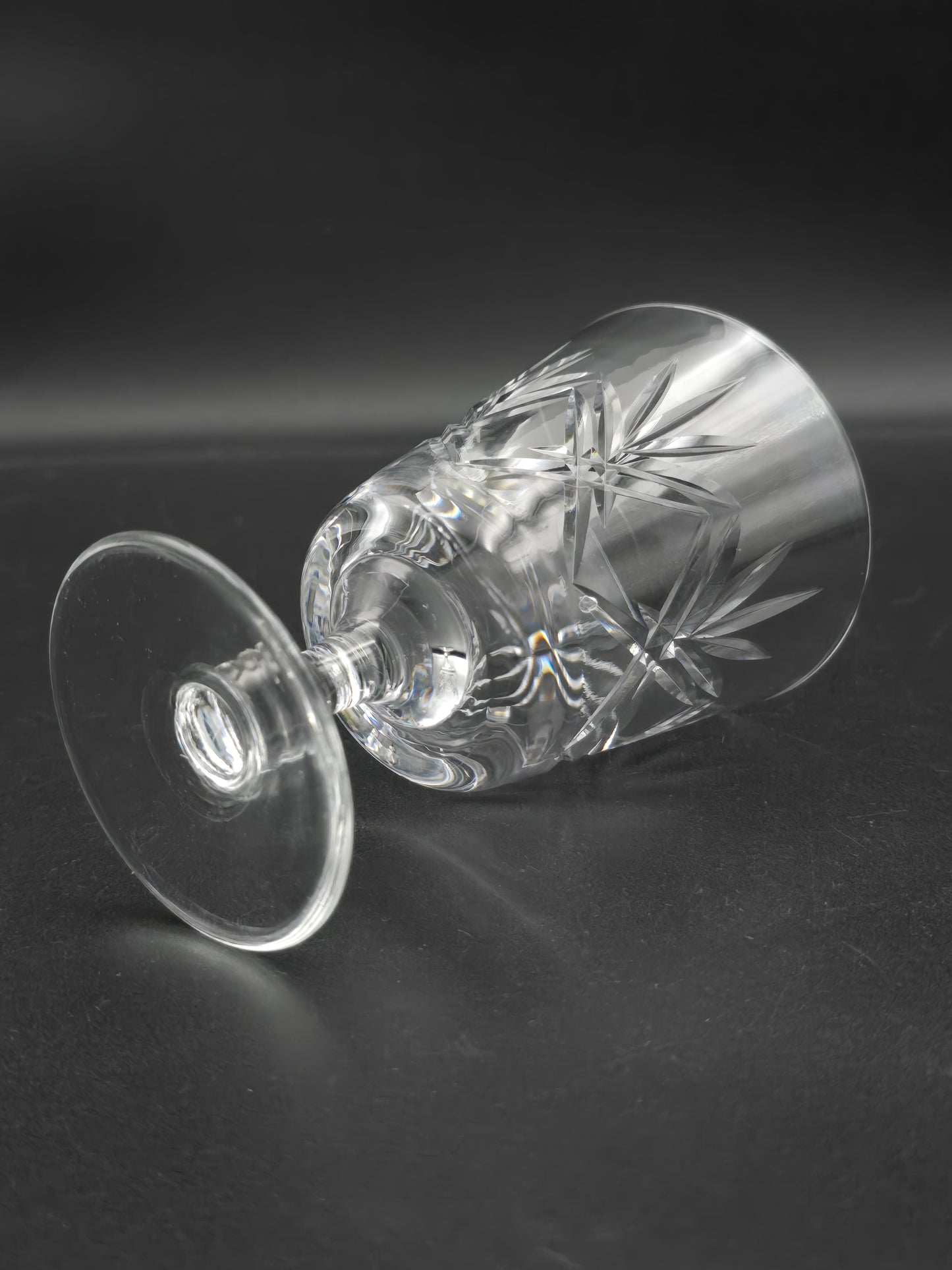 Set of 5 vintage Crystal wine glasses. 200ml.