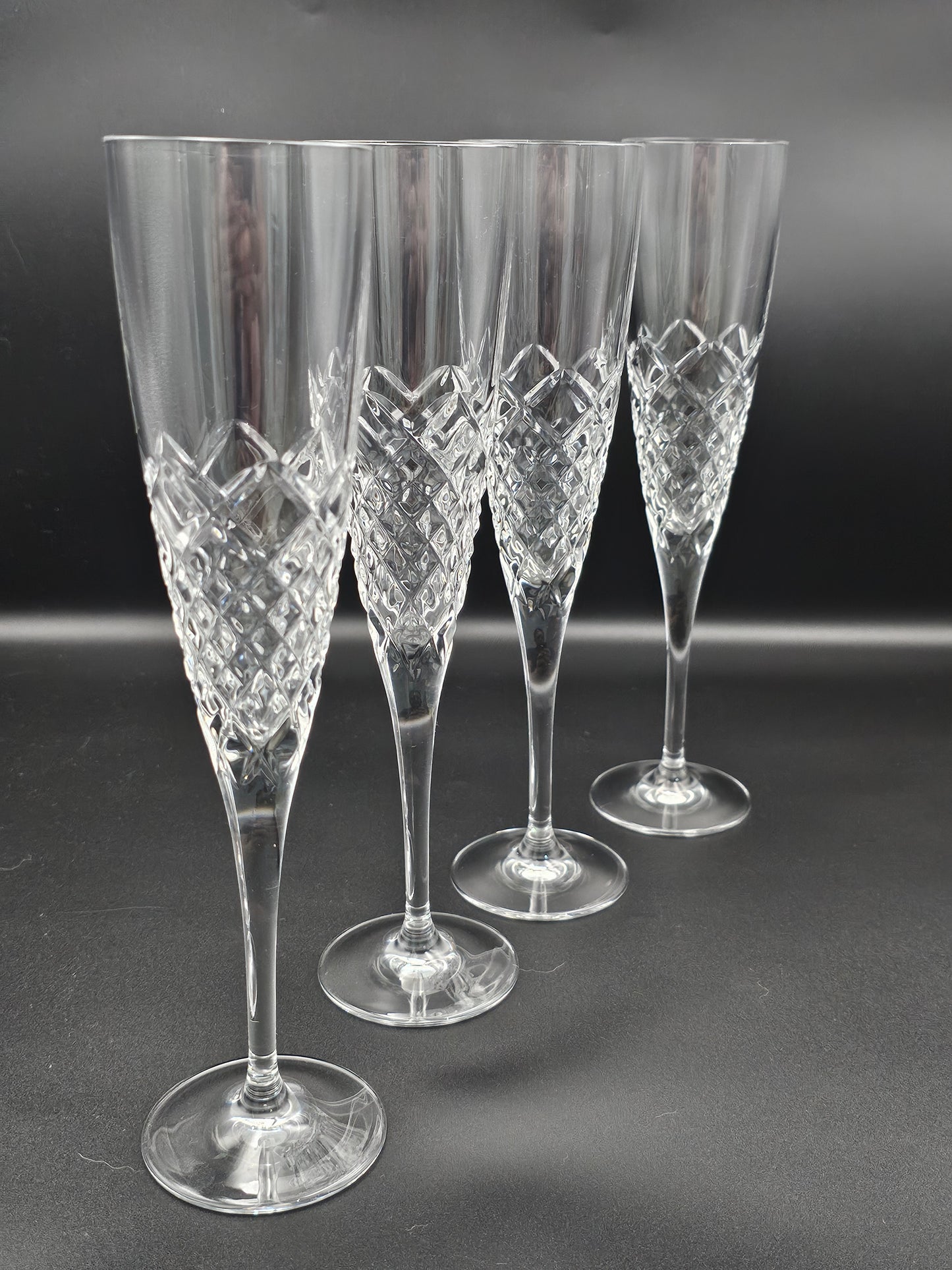Royal Doulton Ciayle Pattern set of 4 Crystal Champagne Flutes. Boxed. 26cm Tall