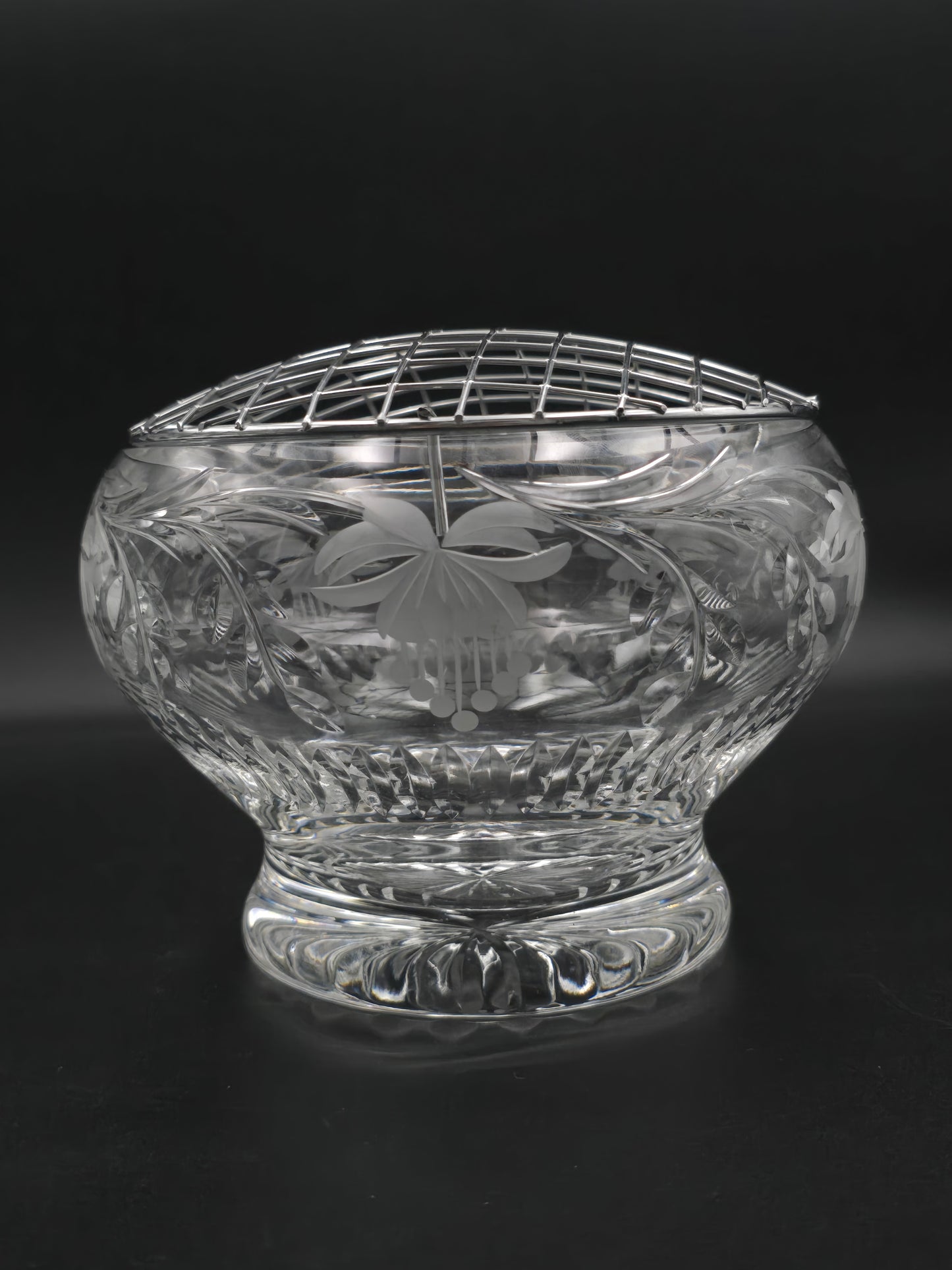 Large Vintage Crystal Footed Rose Bowl – Fuchsia & Fern Cut Design, Star Base, 1.5kg Unmarked, Stuart/Royal Brierley Style