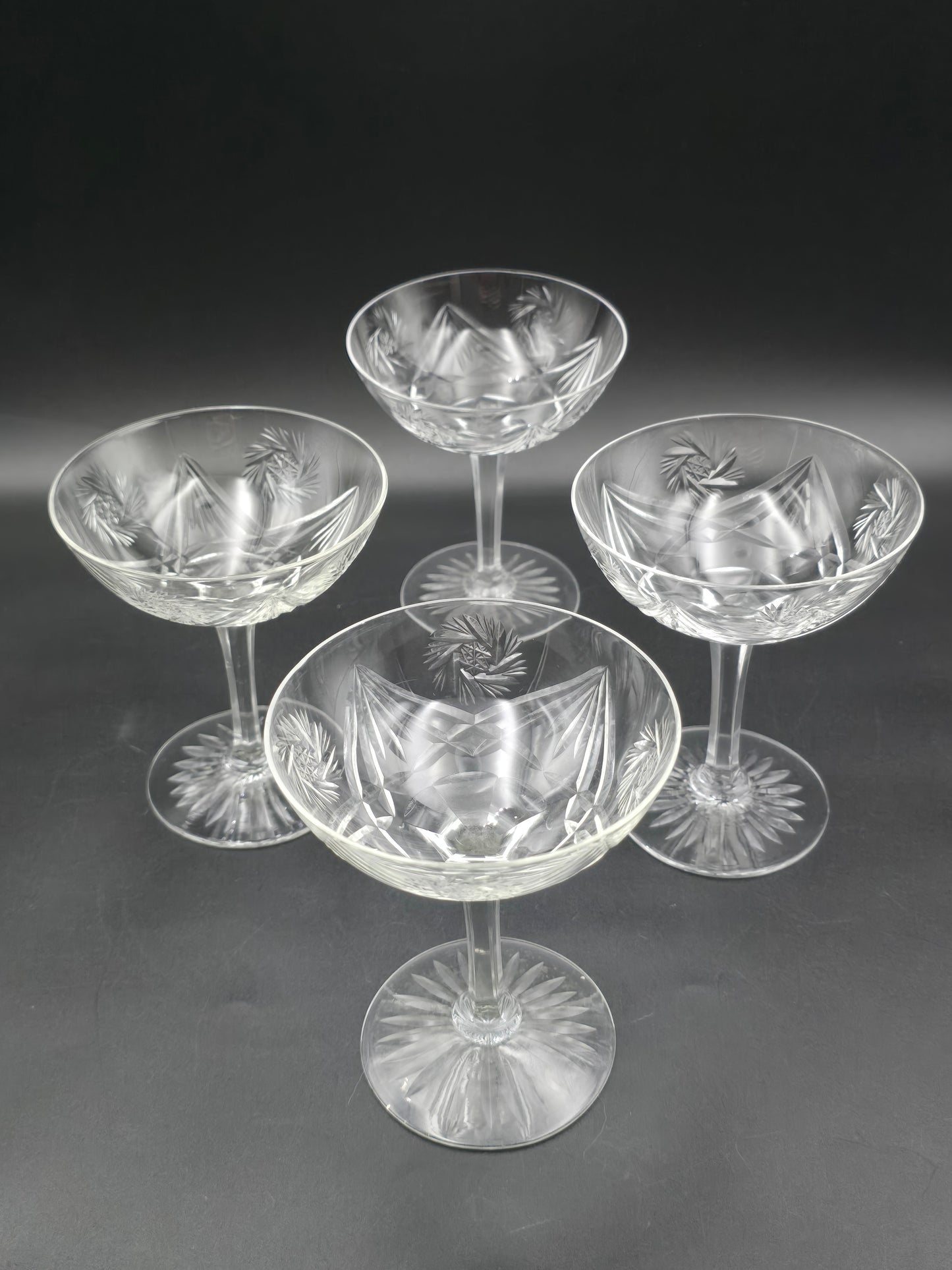 Vintage Hand-Cut Crystal Champagne Coupes – Set of 4 Elegant 165ml Coupe Glasses with Star Cut Base & Textured Stems, Art Deco Style