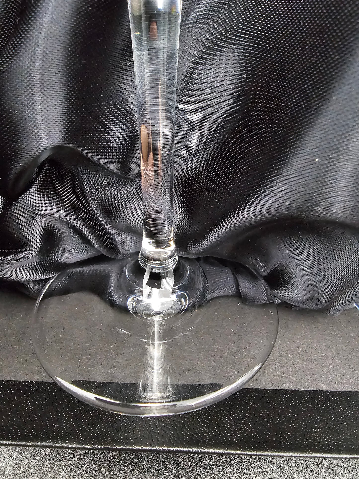 Royal Doulton Ciayle Pattern set of 4 Crystal Champagne Flutes. Boxed. 26cm Tall