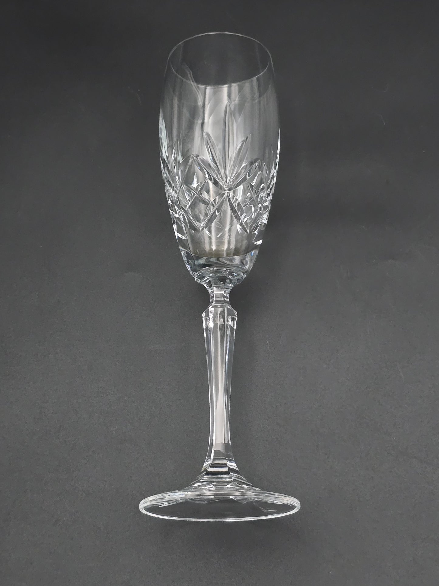 Set of 6 Tall Crystal Champagne Flutes. 23cm tall. 200ml