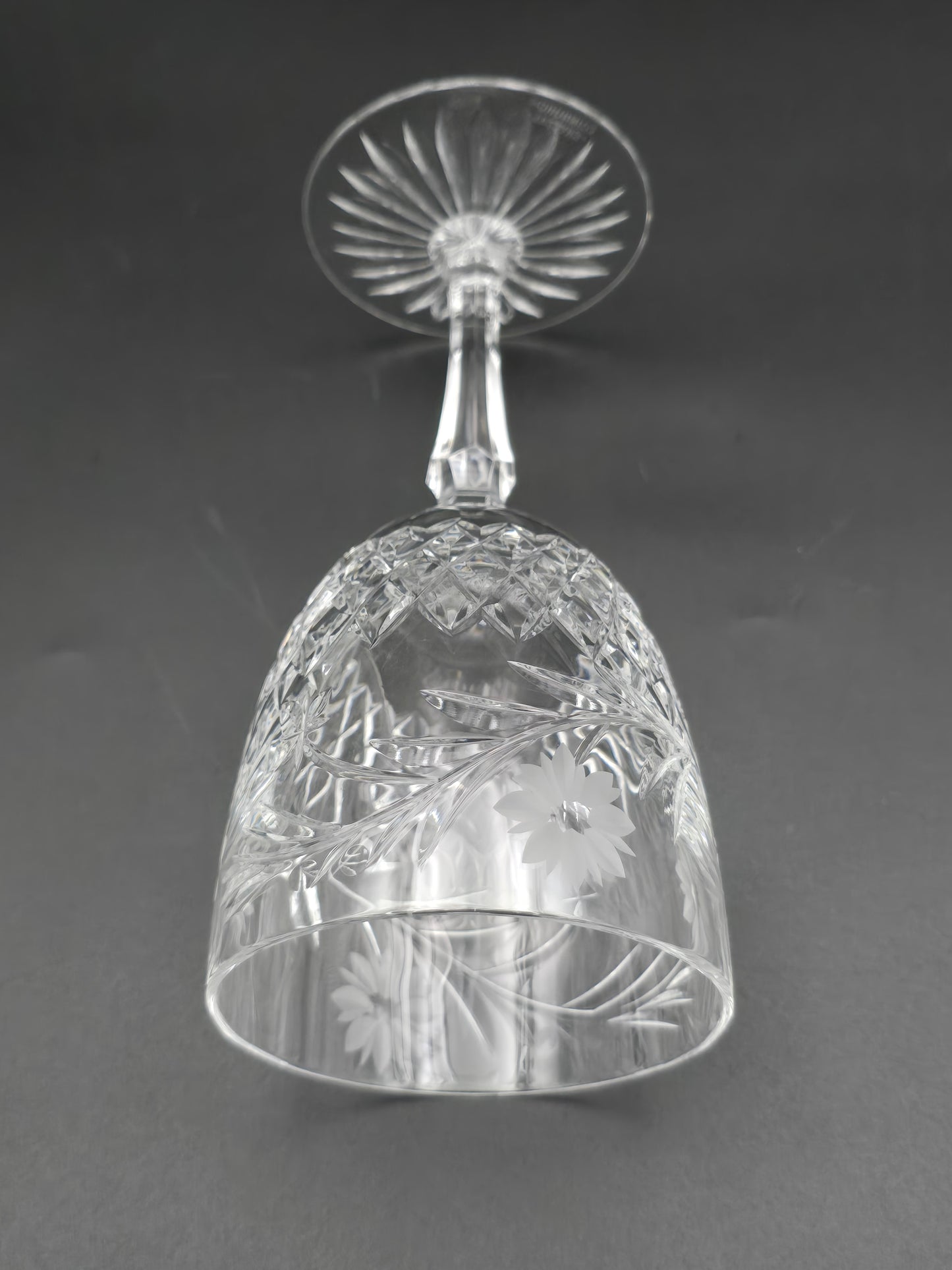 Set of 4 Large Edinburgh Crystal Argyll Pattern Crystal wine glasses 250ml 16.5cm tall