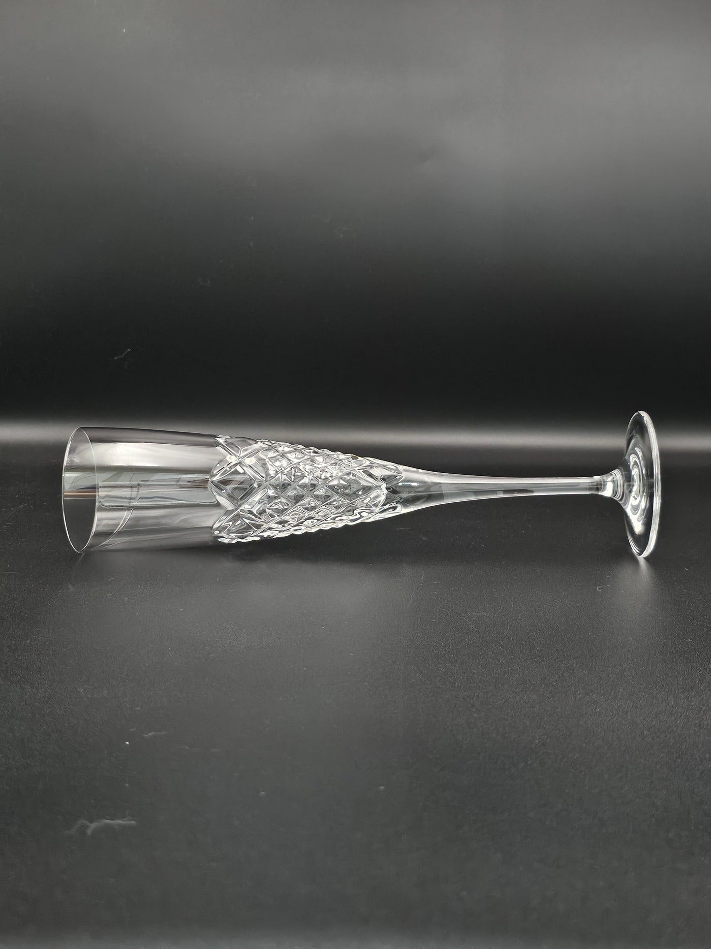 Royal Doulton Ciayle Pattern set of 4 Crystal Champagne Flutes. Boxed. 26cm Tall