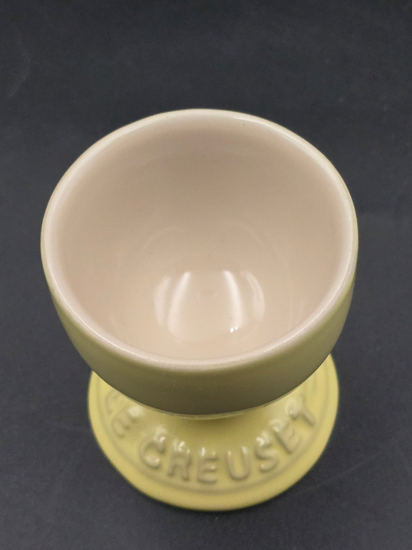 Set of 6 Le Creuset Elysees Yellow Egg Cups – Brand New in Box, Unused.