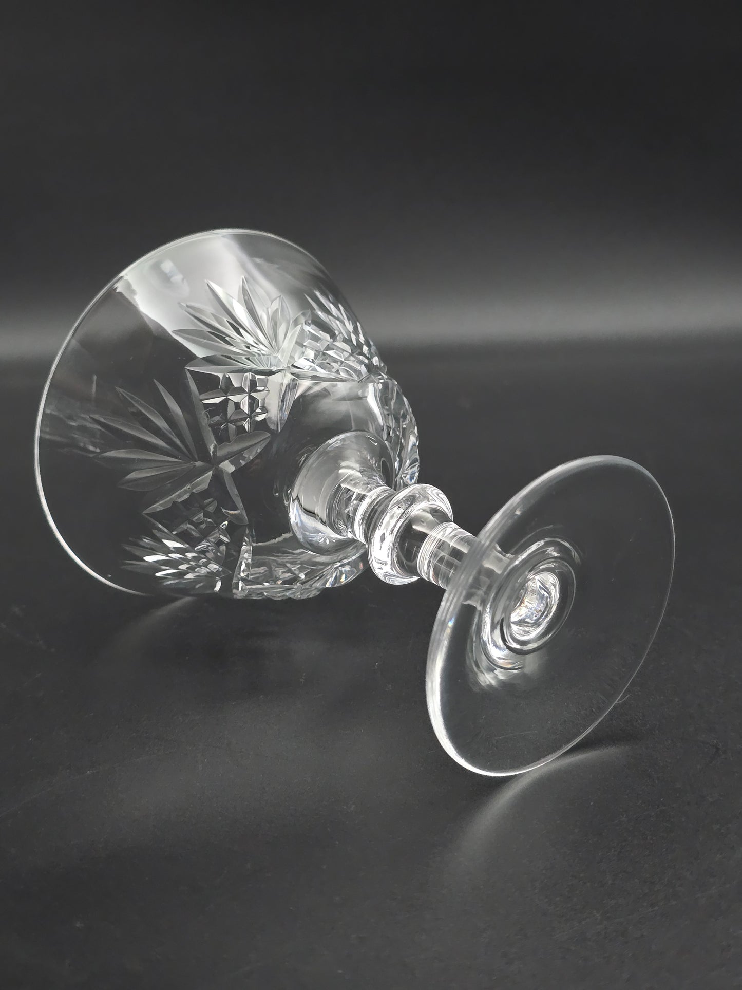 Set of 5 large Crystal champagne coupes. 200ml. 12cm tall