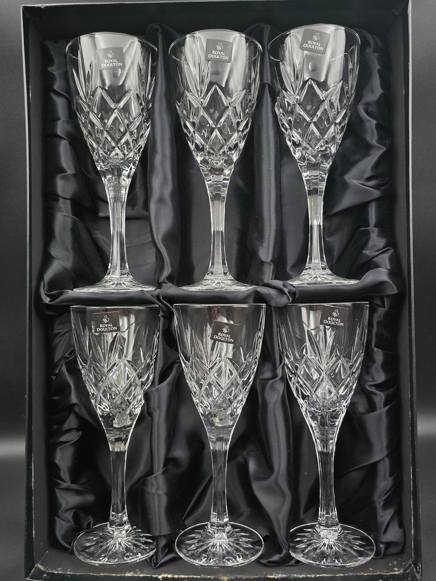 Set of 6 Royal Doulton Canterbury Pattern Crystal wine glasses. 175ml. Boxed
