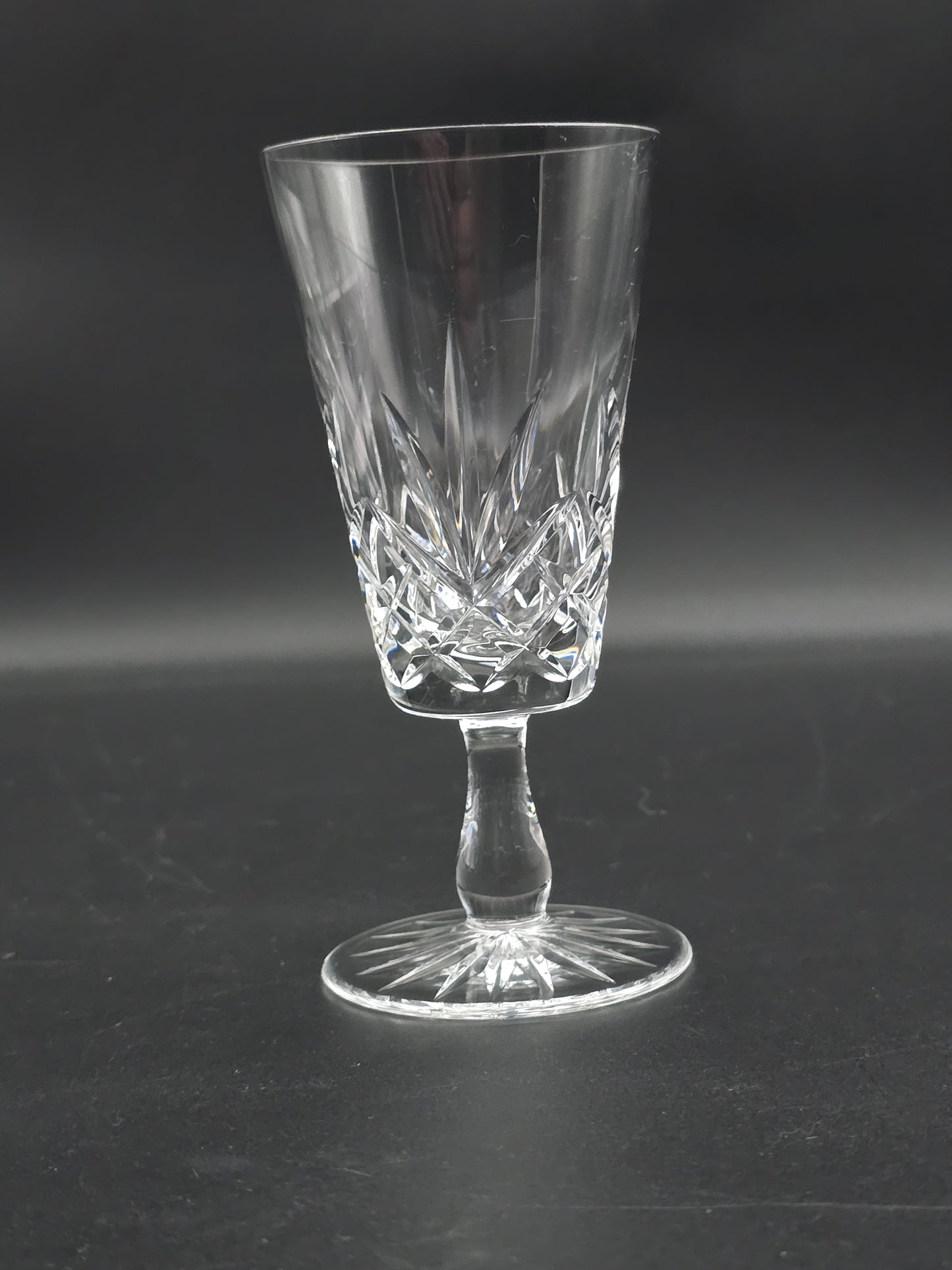 Set of 5 Small short stemmed Champagne Flutes. 150ml