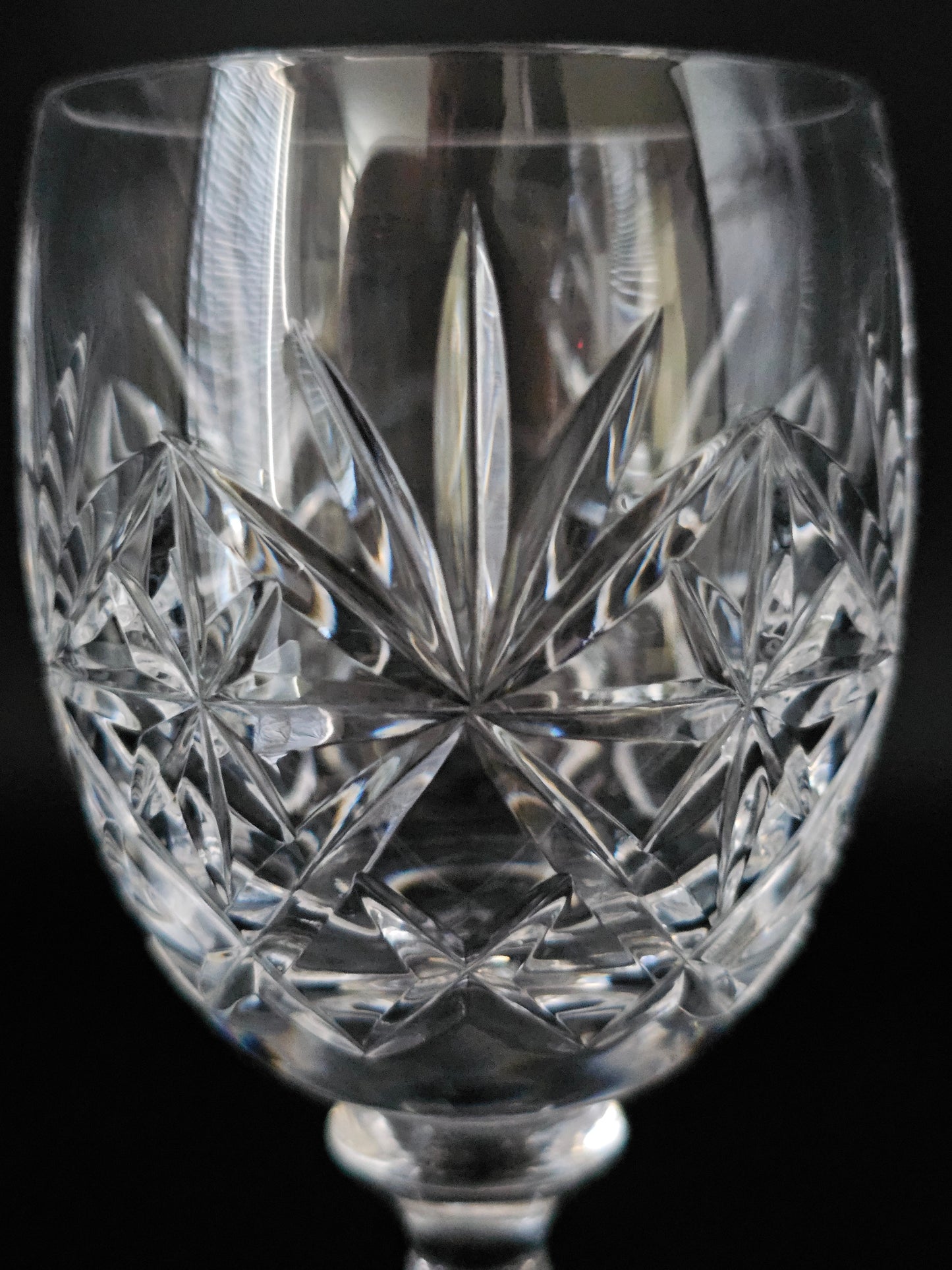 Set of 4 Crystal Small Wine glasses or Liqueur Glasses. 160ml