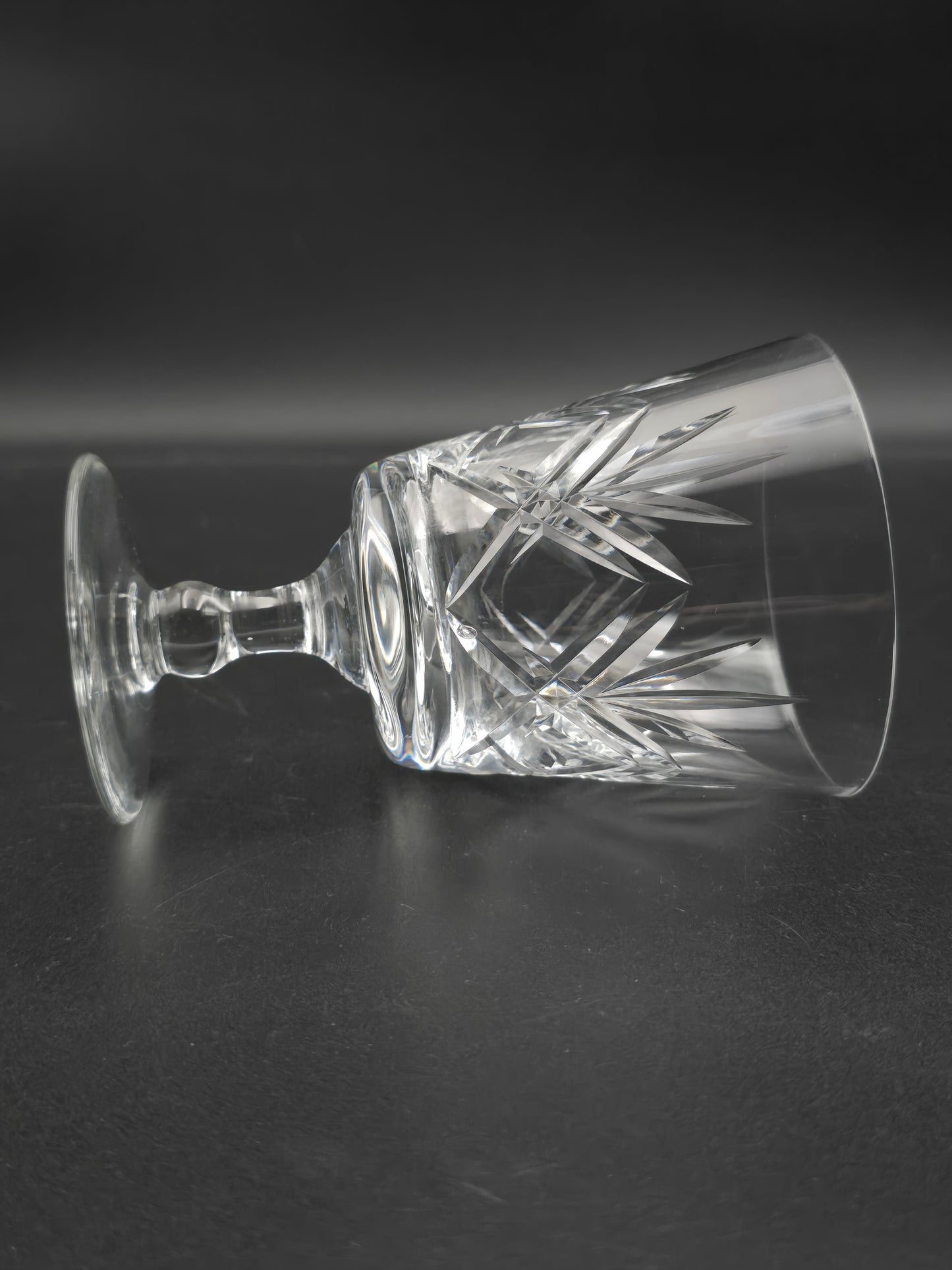 Set of 5 vintage Crystal wine glasses. 200ml.