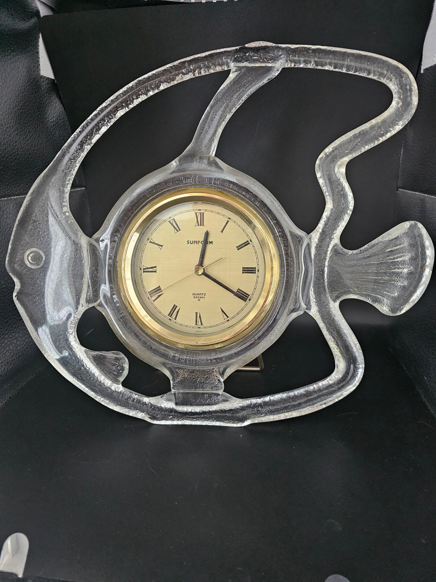 Rare Sasaki Japanese Crystal Sunform Fish Quartz Mantle Clock – 1980s Japan – Sculptural Clear Crystal – Fully Working – Vintage Mid-Century Modern Decor