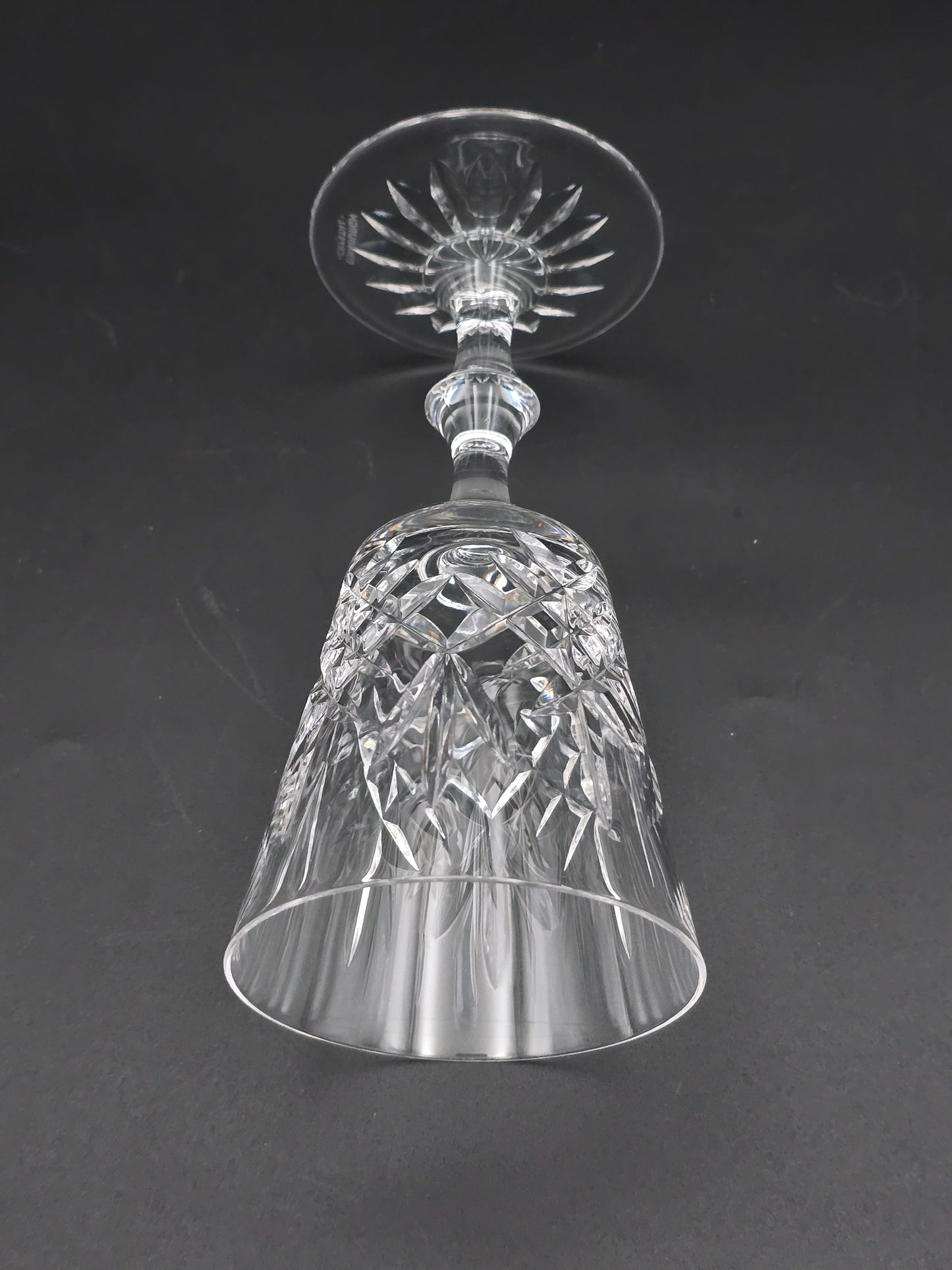 Set of 4 Edinburgh Crystal Wine Glasses Lomond pattern 200ml 15.5cm tall