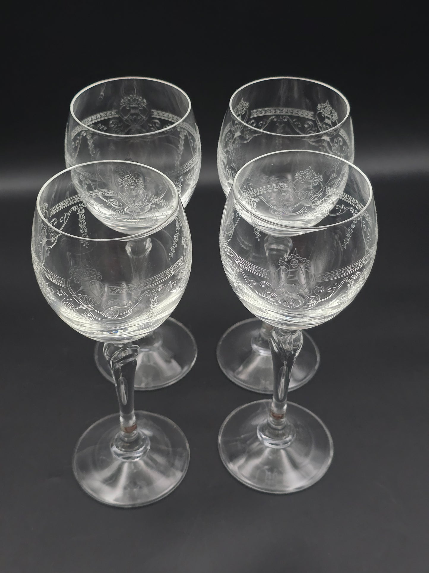 Set of 4 Vintage etched Durand Dampierre Crystal Wine Glasses. 200ml. 18.5cm tall