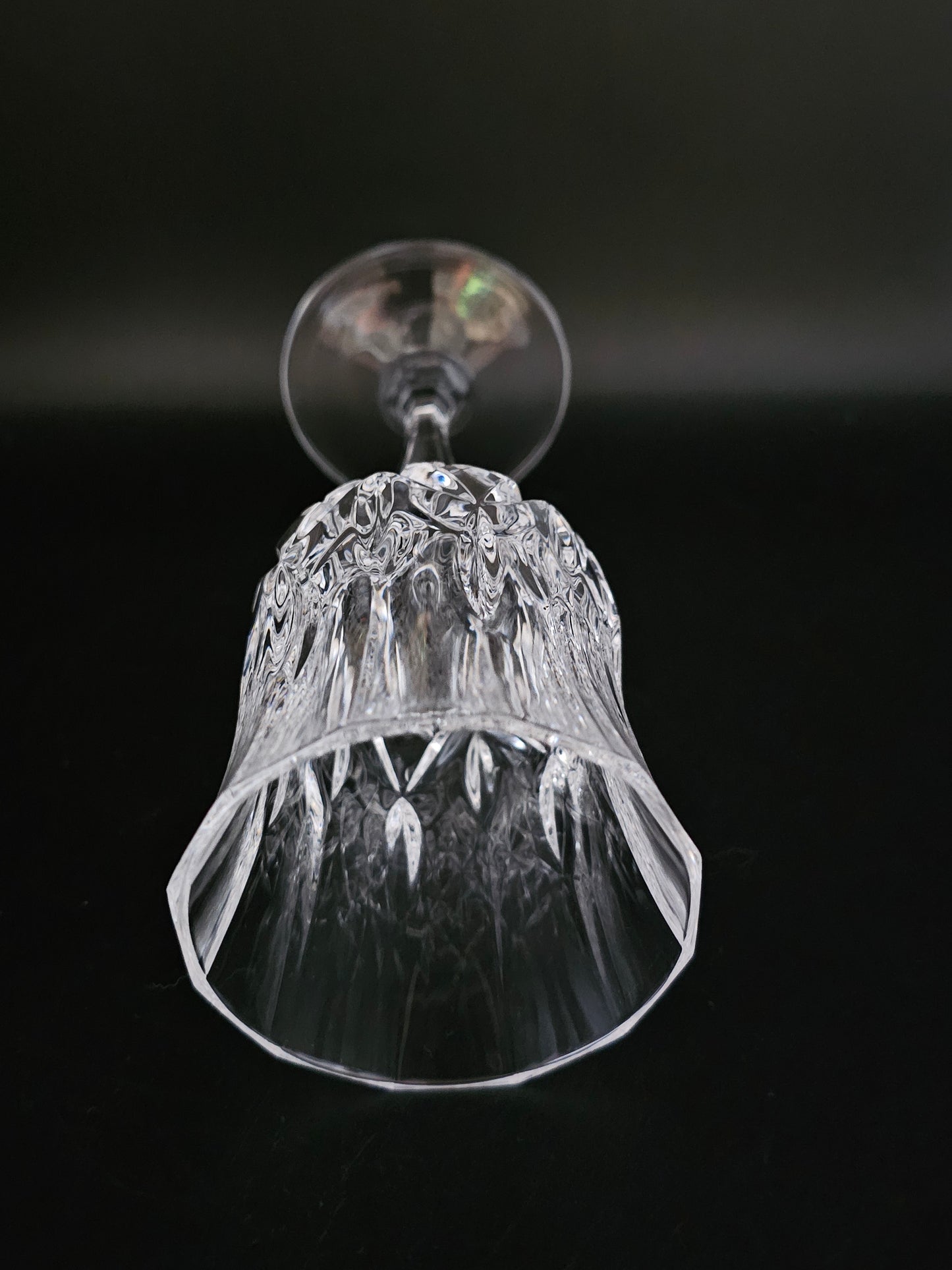 Set of 4 tall, Large Vintage Crystal Wine Glasses. 200ml. 19cm tall